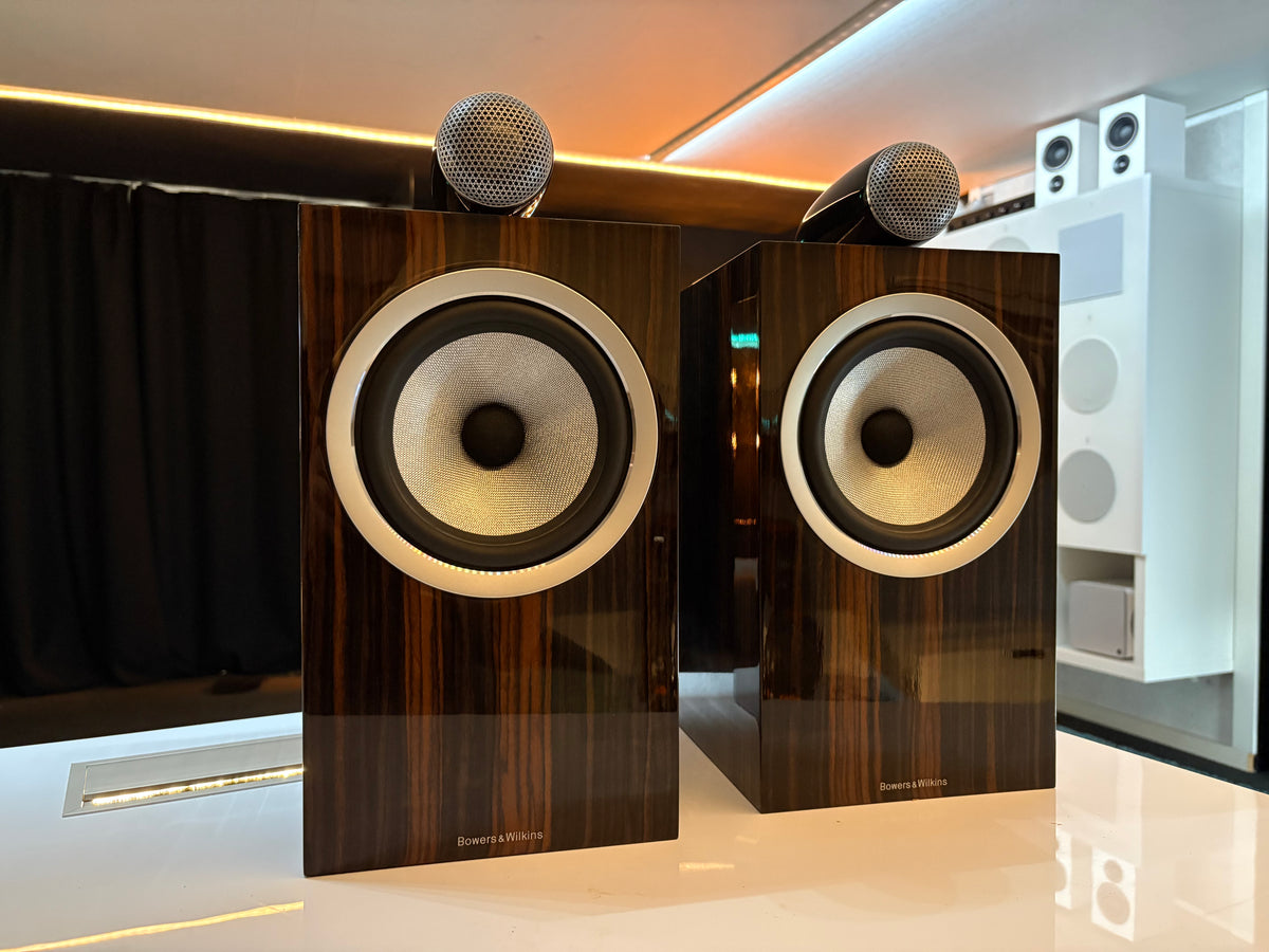 Bowers & Wilkins 705 S2 Signature -jalustakaiuttimet, vaihtolaite. Helsinki