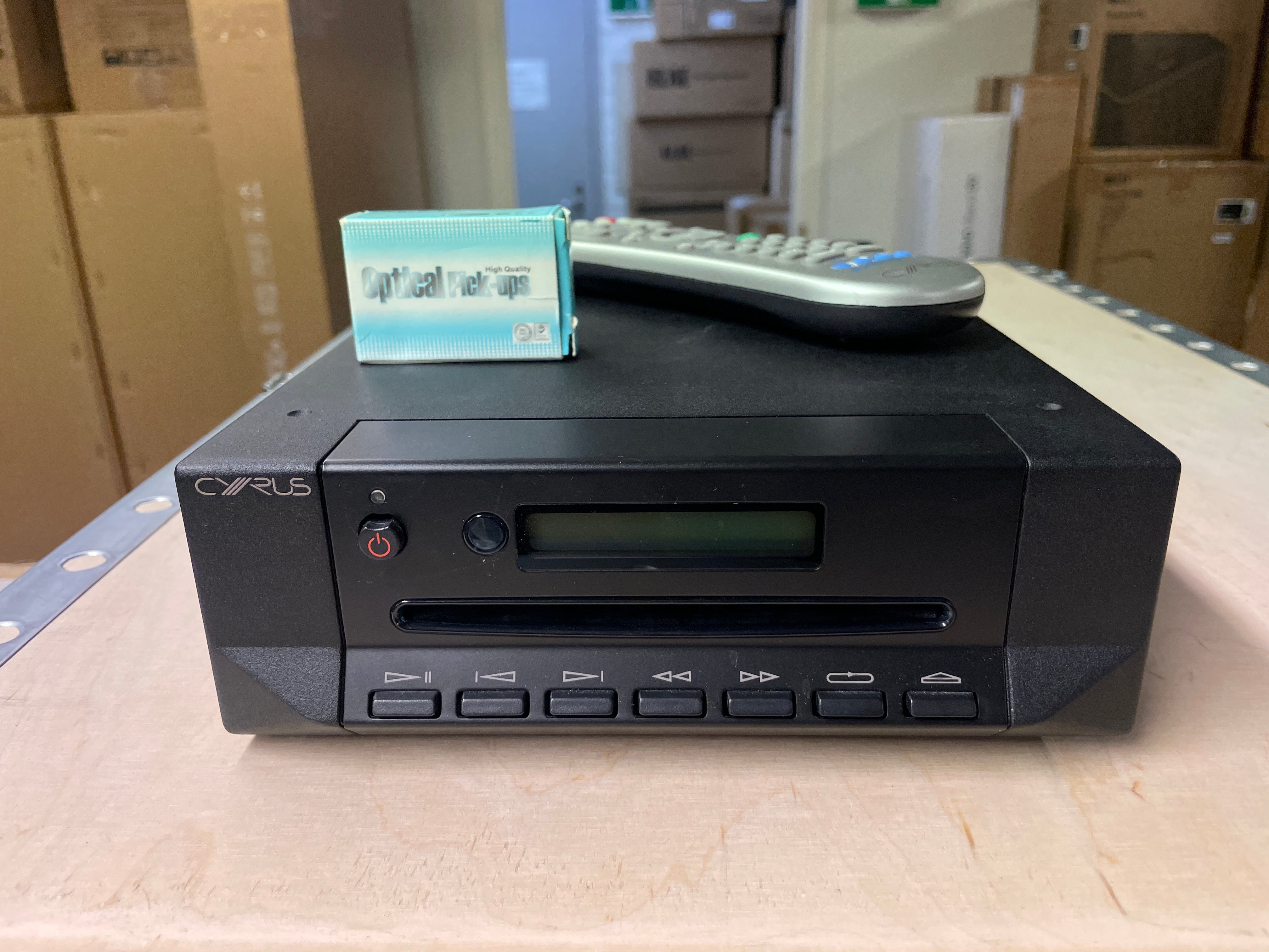 Cyrus CD XT – CD-transportti, vaihtolaite