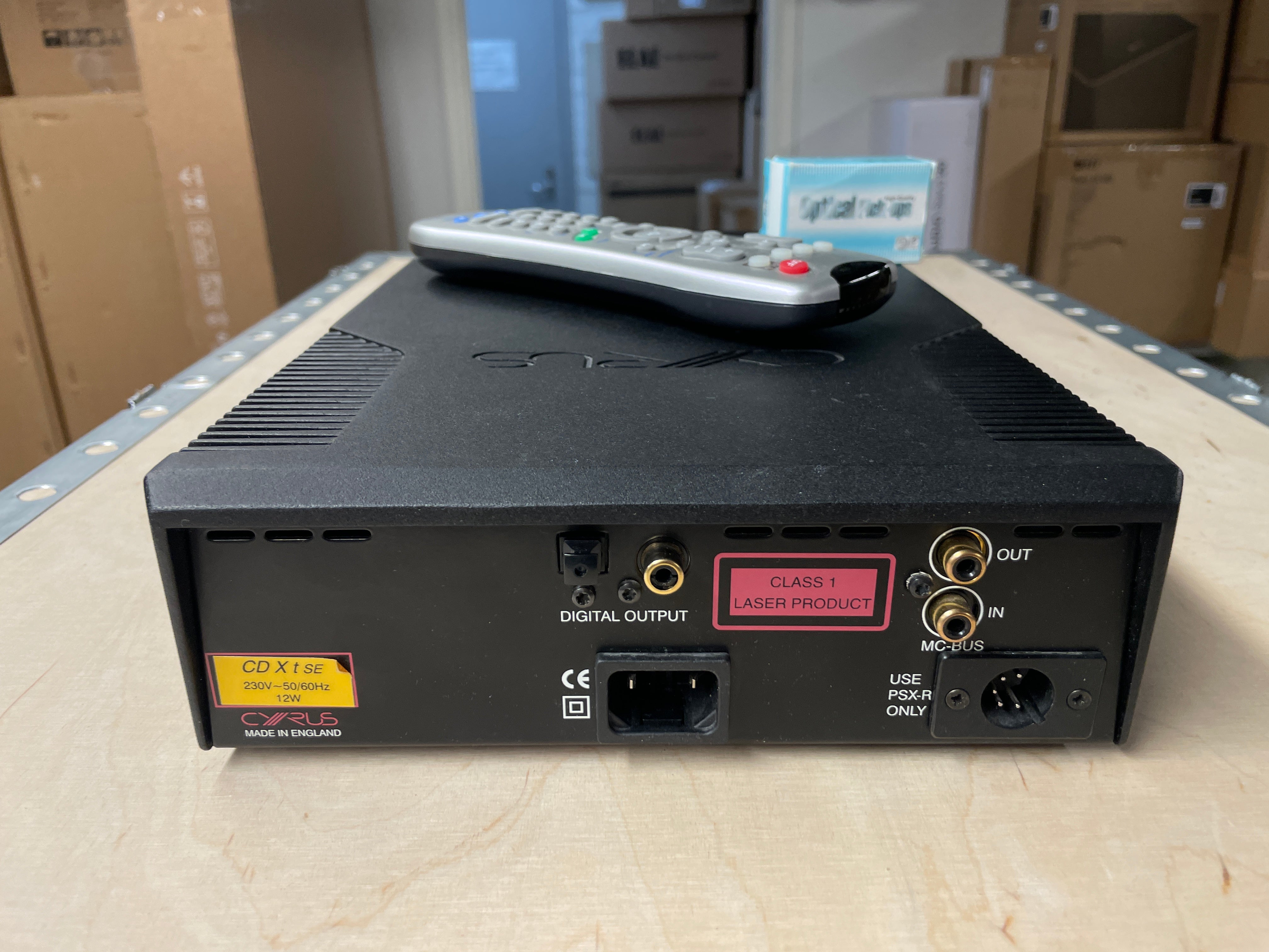 Cyrus CD XT – CD-transportti, vaihtolaite