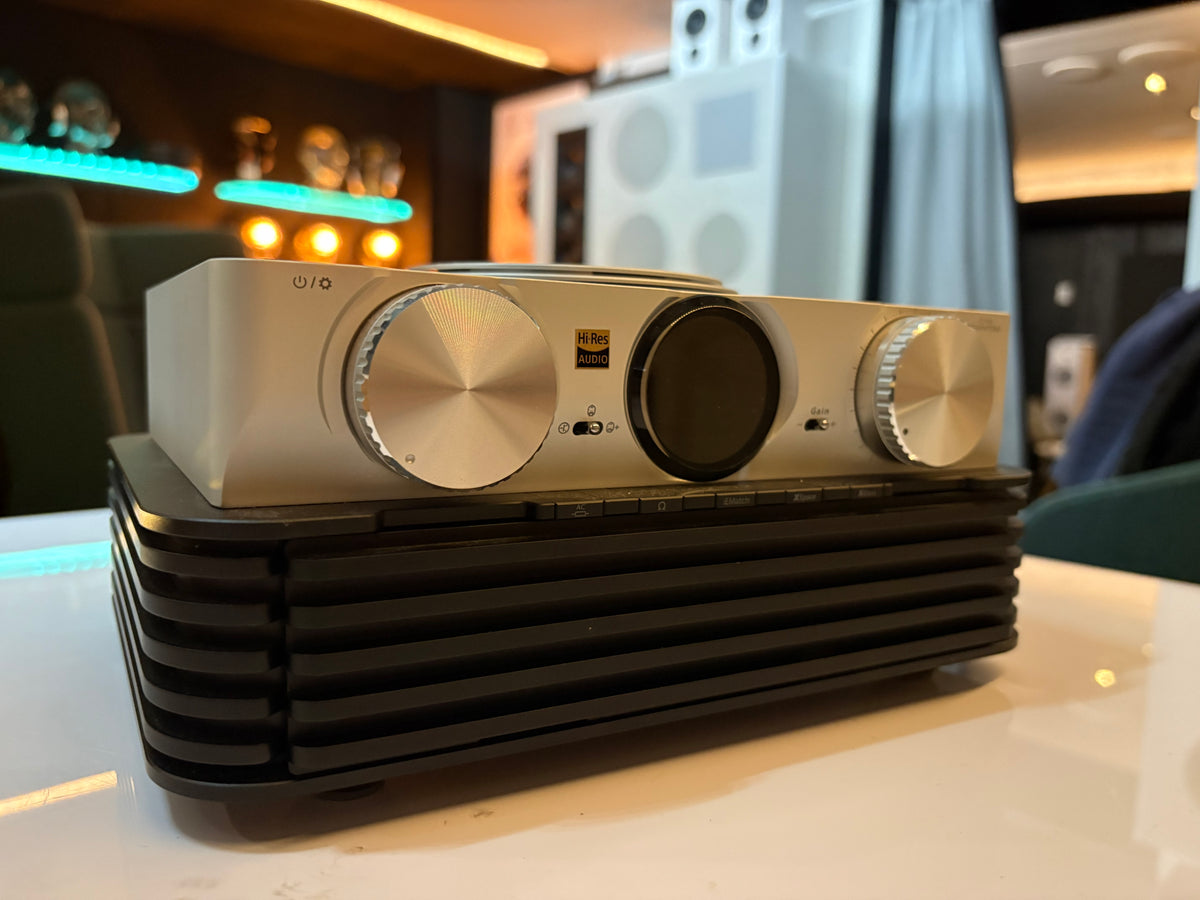 iFi iCan Phantom headphone amplifier