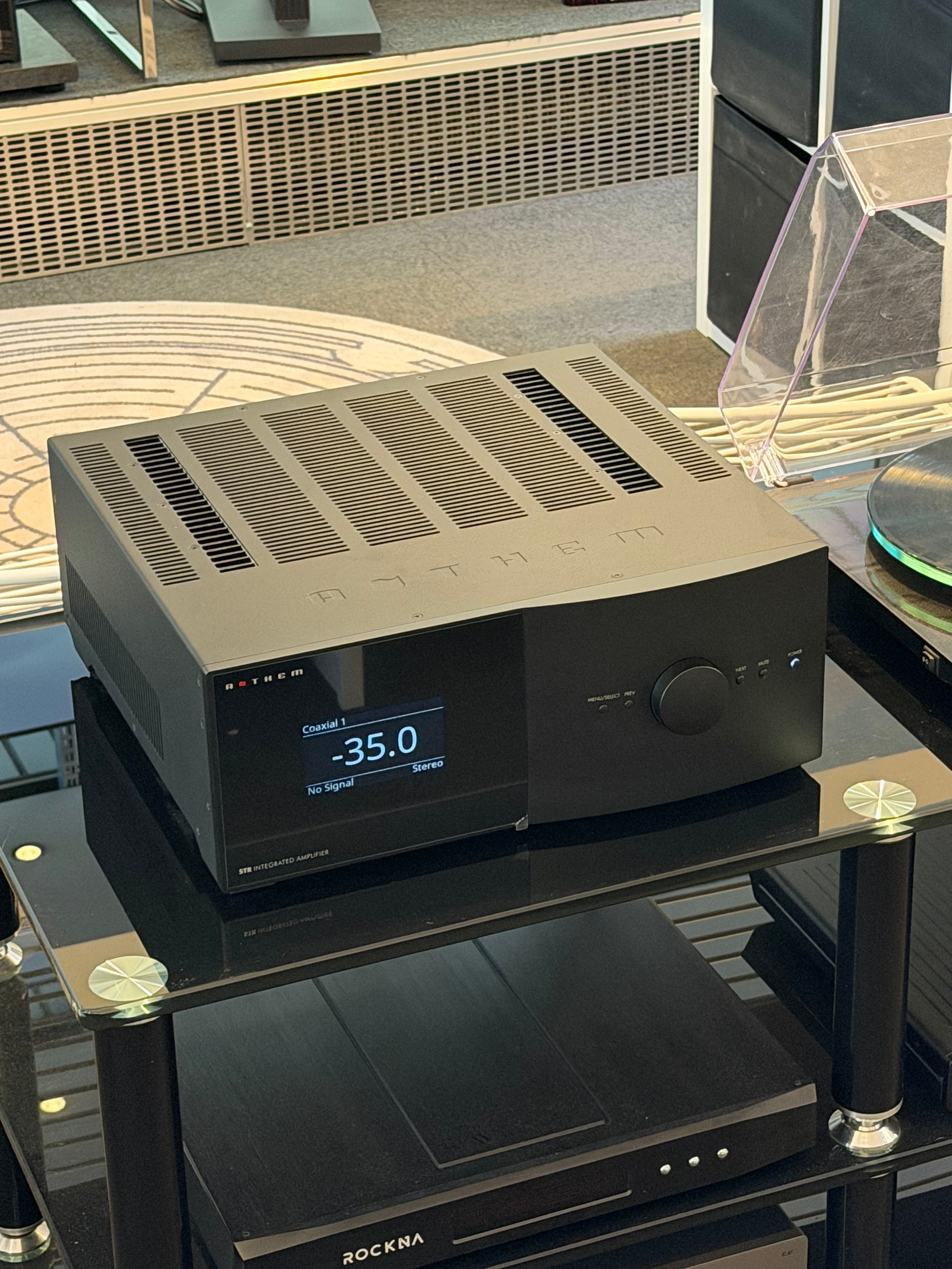 Anthem STR Integrated Amplifier stereo amplifier
