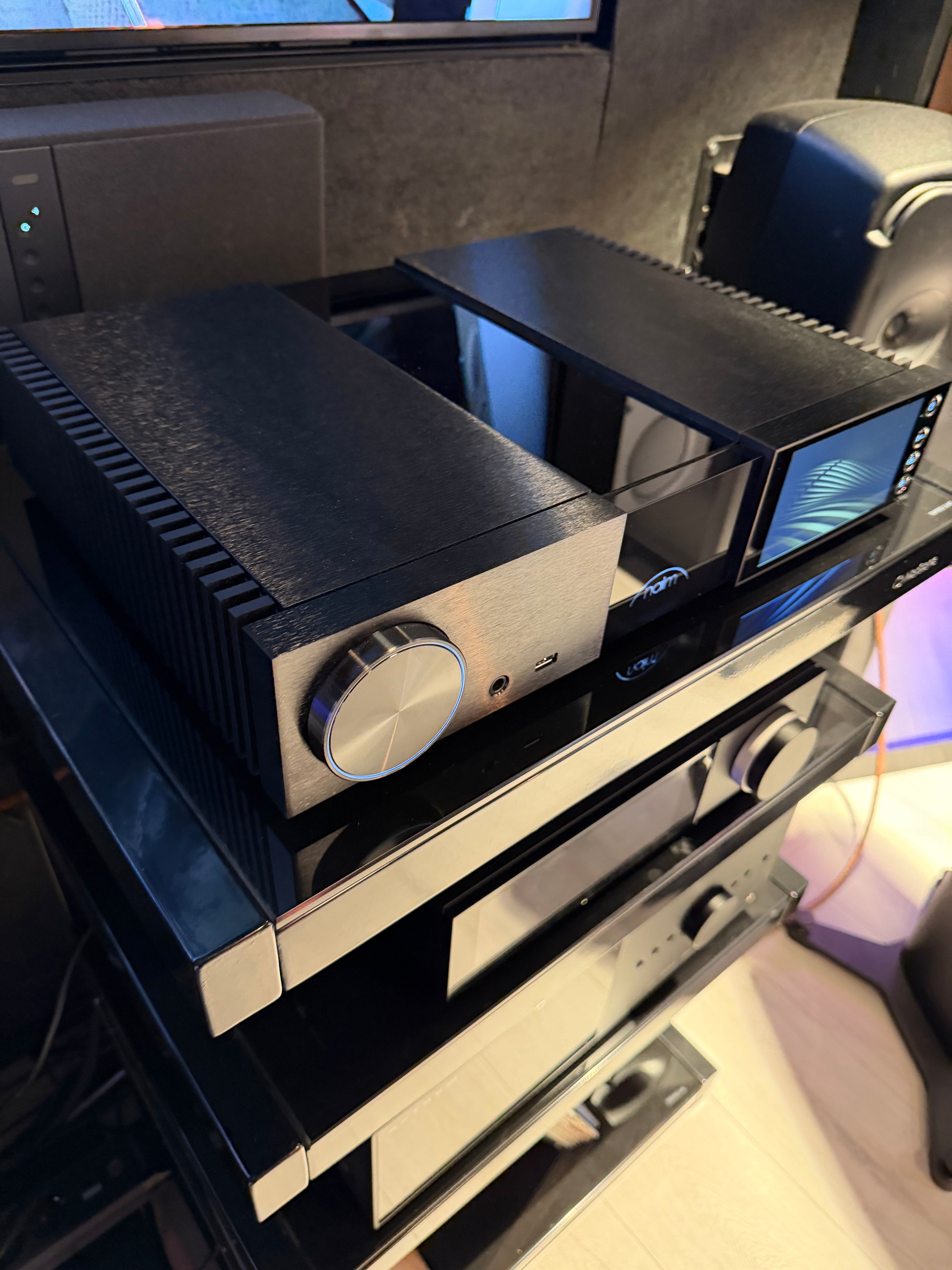 Naim New Classic NSC 222 verkkosoitin-esivahvistin, vaihtolaite