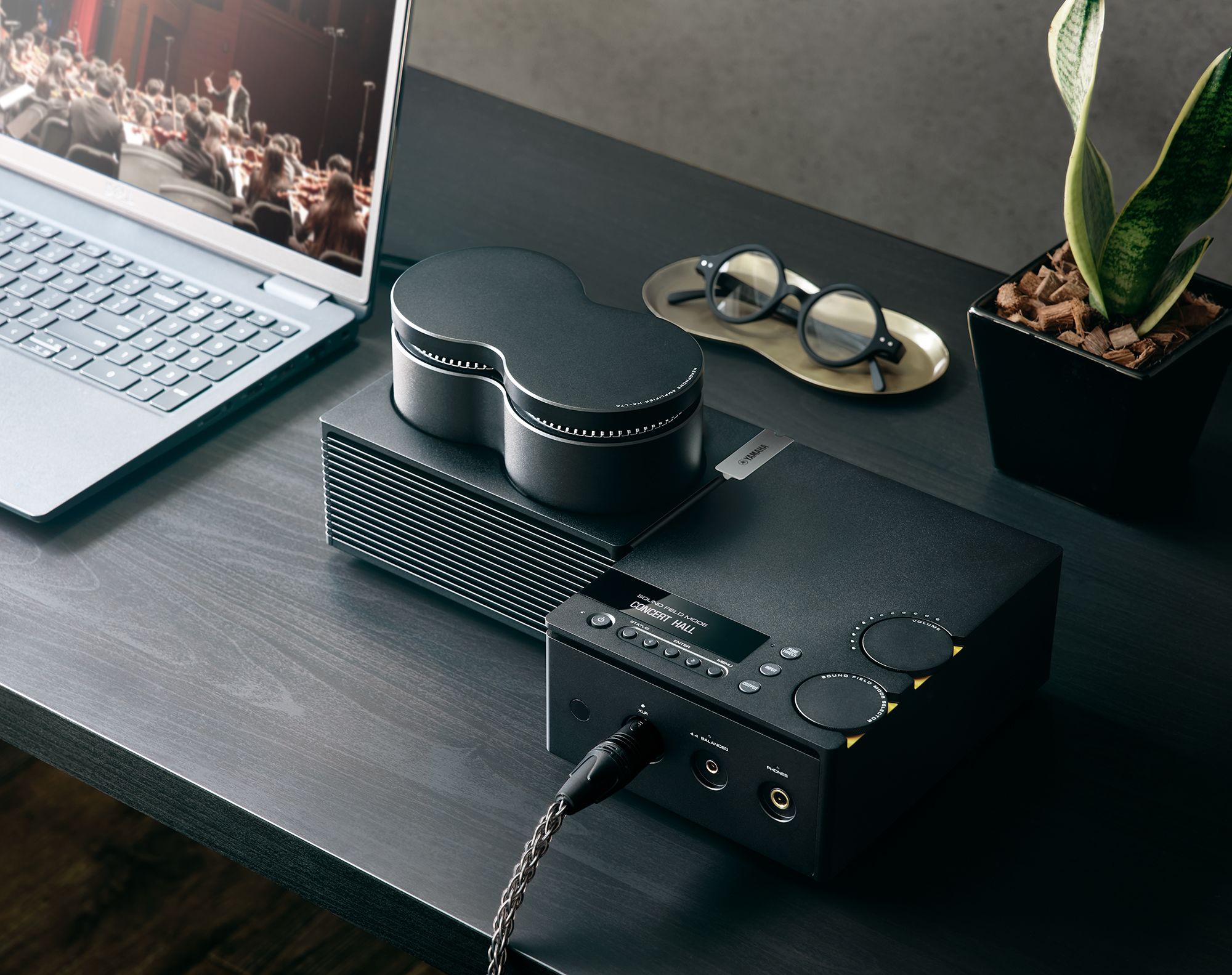 Yamaha HA-L7A kuulokevahvistin