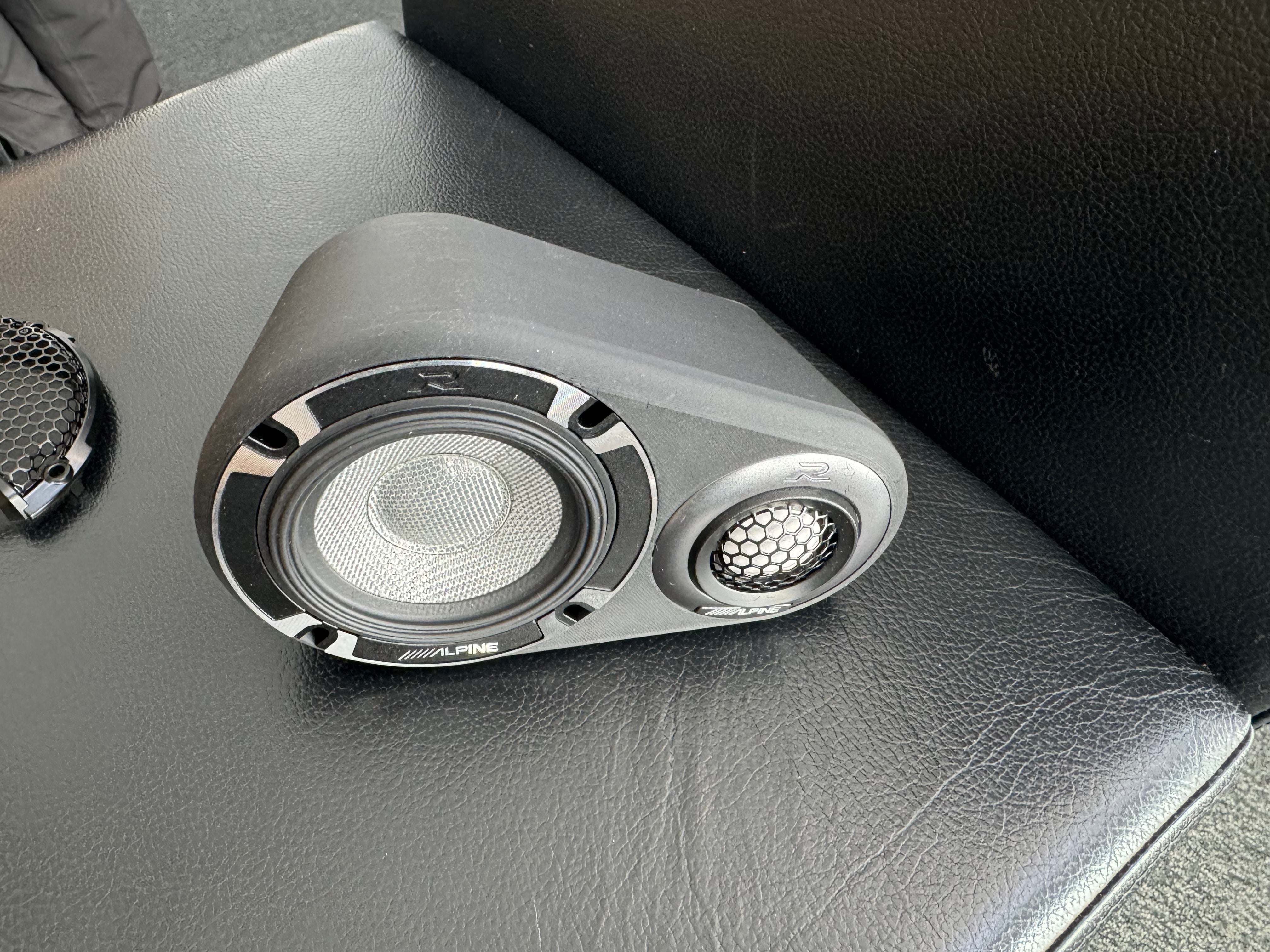 Alpine R2-S653