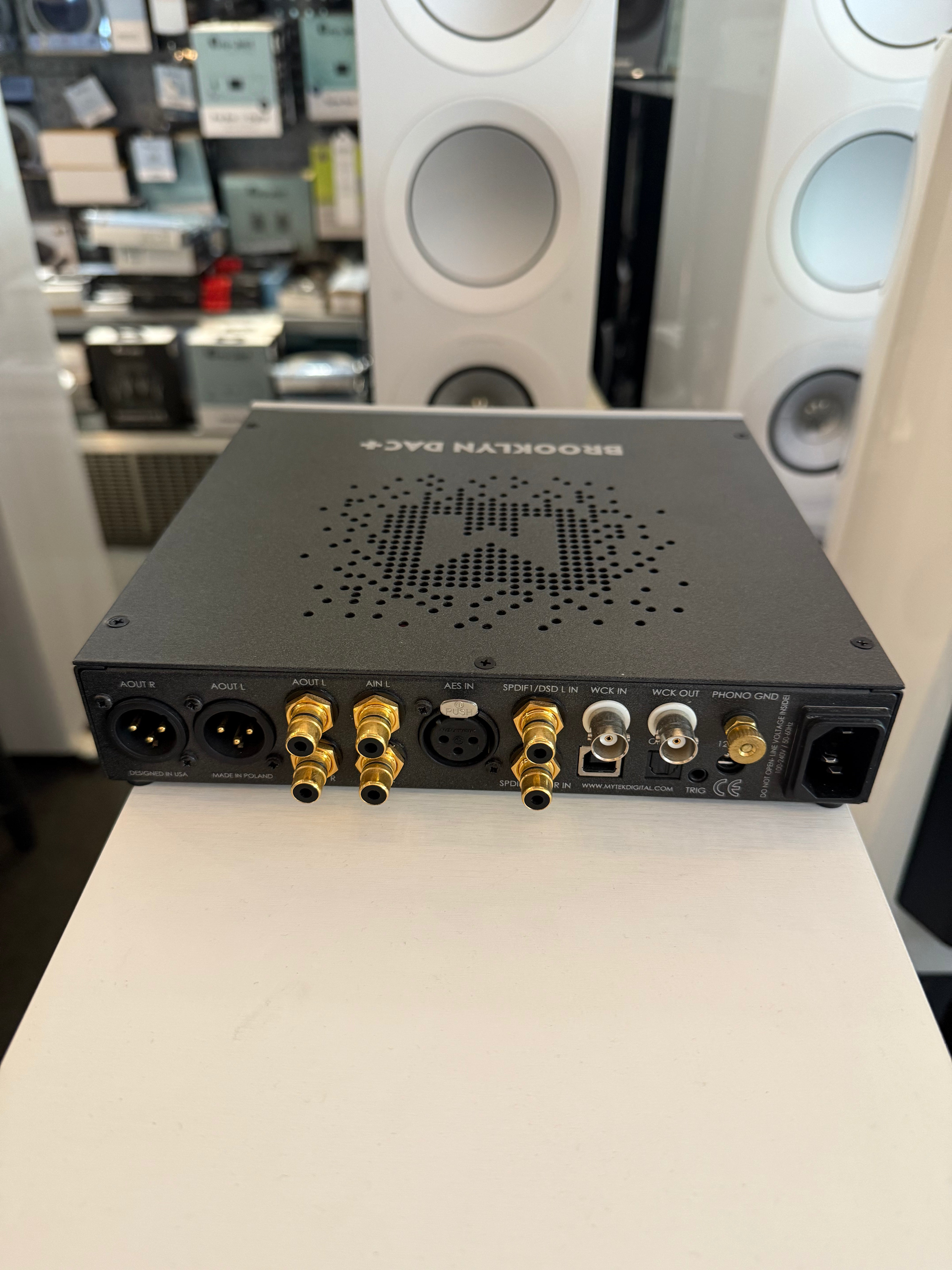 Mytek Brooklyn Dac+, hopeanvärinen virheetön vaihtolaite