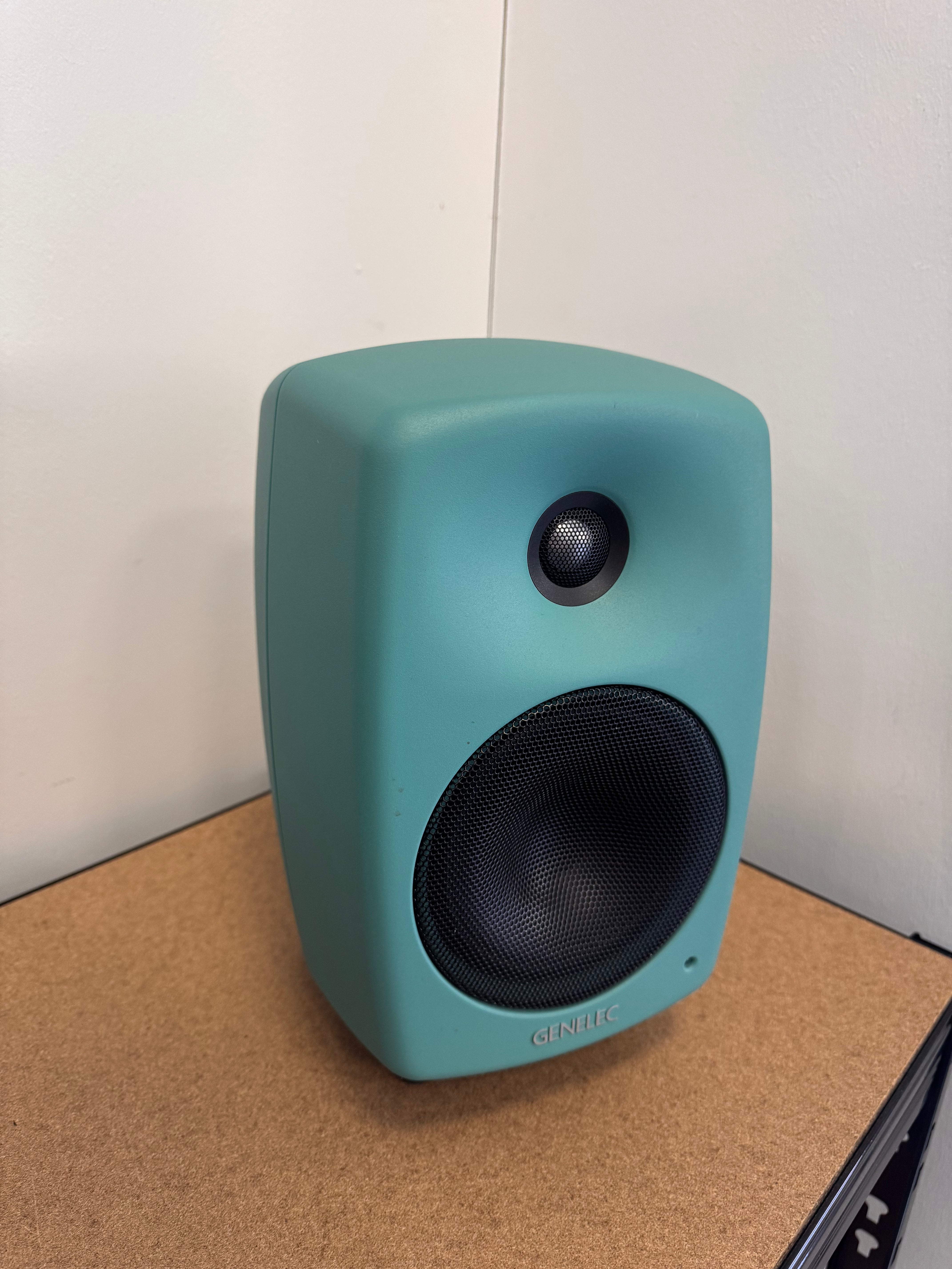 Genelec 4030C aktiivikaiutinpari, väri RAL6033, demopoisto, Oulu