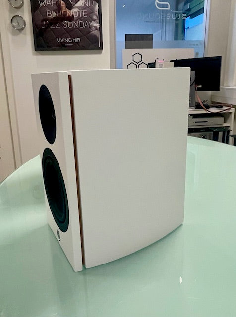 System Audio Legend 5.2 jalustakaiutinpari, vaihtokaiuttimet, valkoinen, sijainti Hyvinkää