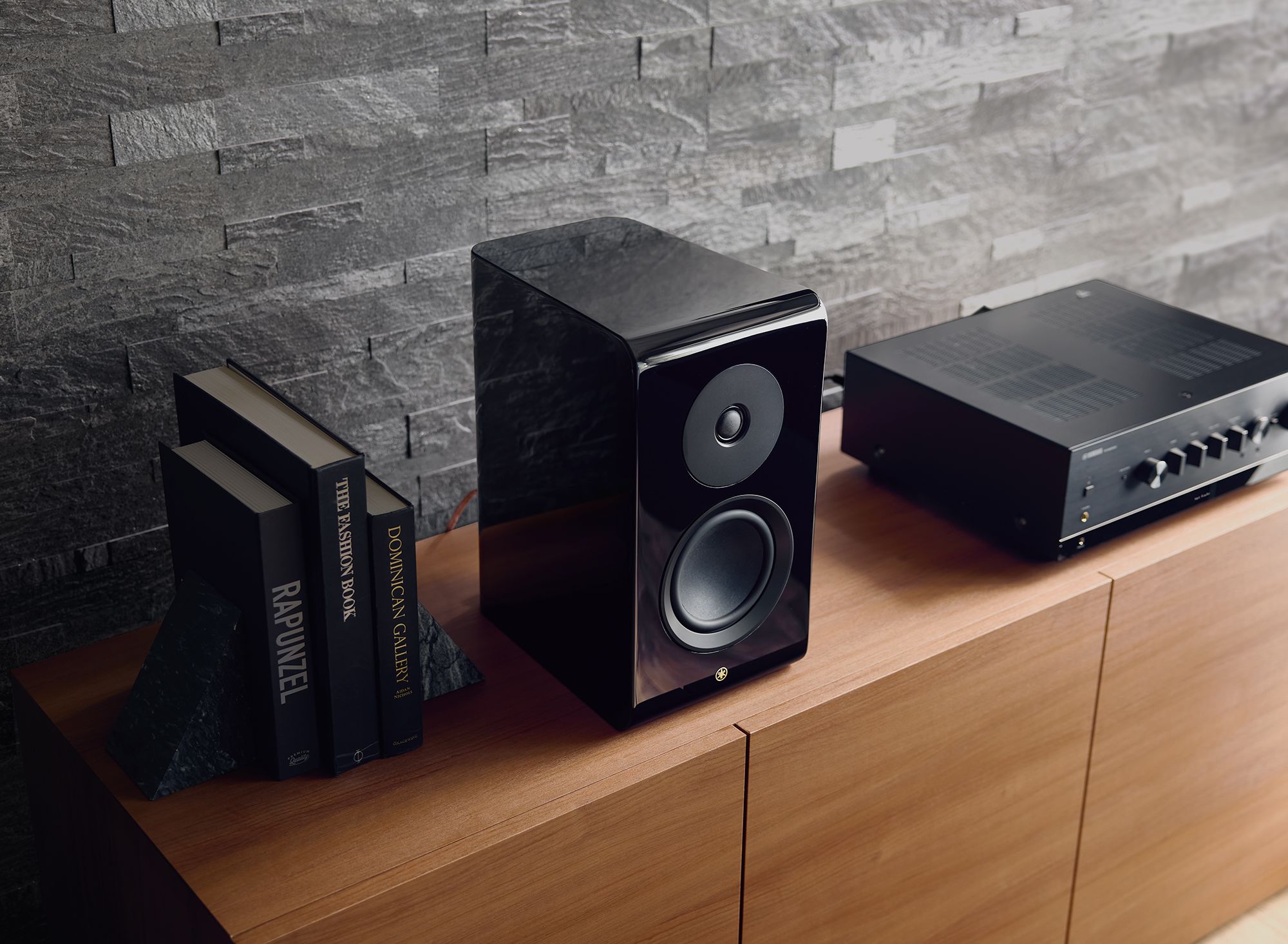 Yamaha NS-600A pair of pedestal speakers