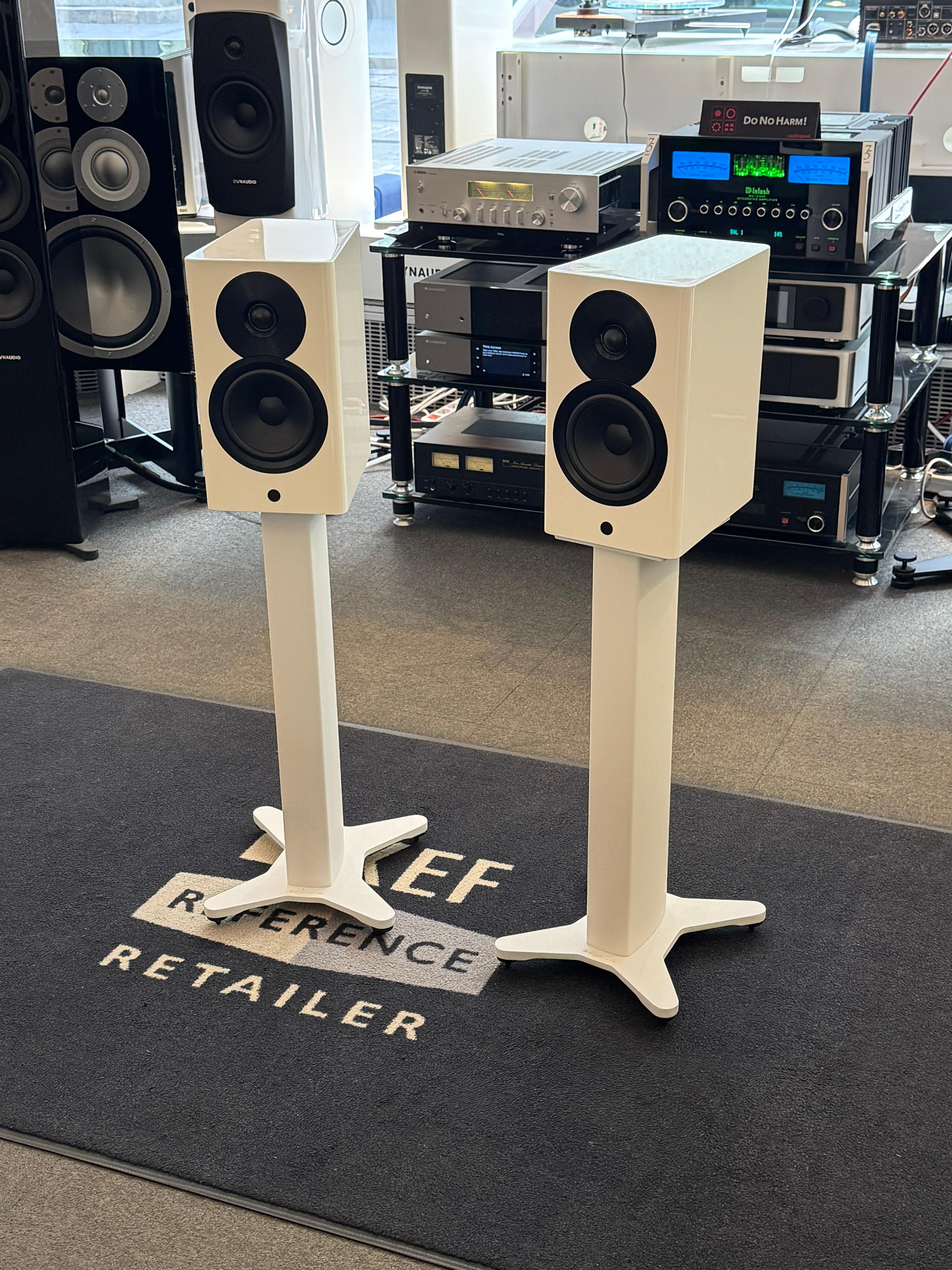 Dynaudio Focus 10 langaton DSP-kaiutinpari ja jalustat, vaihtopari