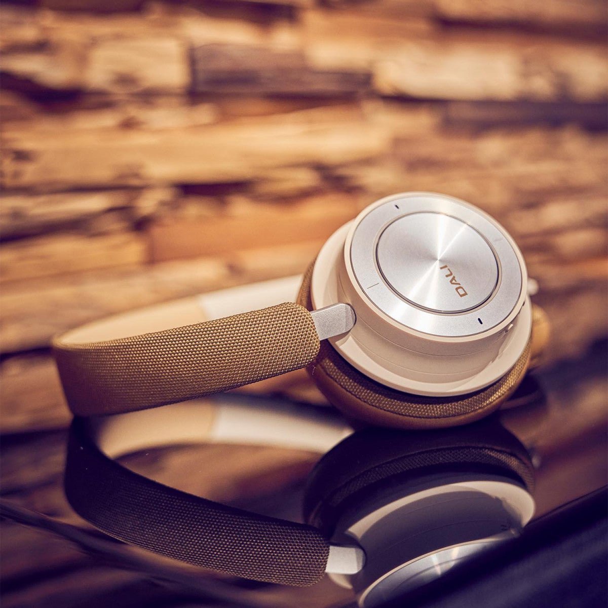 Dali IO - 8 Bluetooth - vastamelukuulokkeet - Audiokauppa.fi