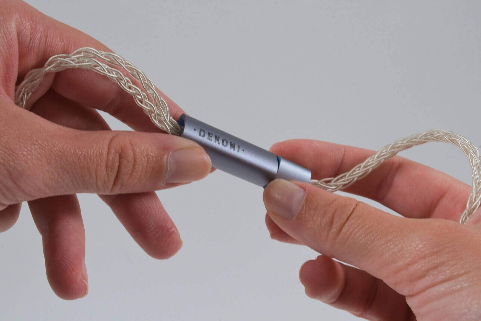 Dekoni Audio EMC Postsplit Silver Braided 4 - pin mini XLR liittimillä - Audiokauppa.fi