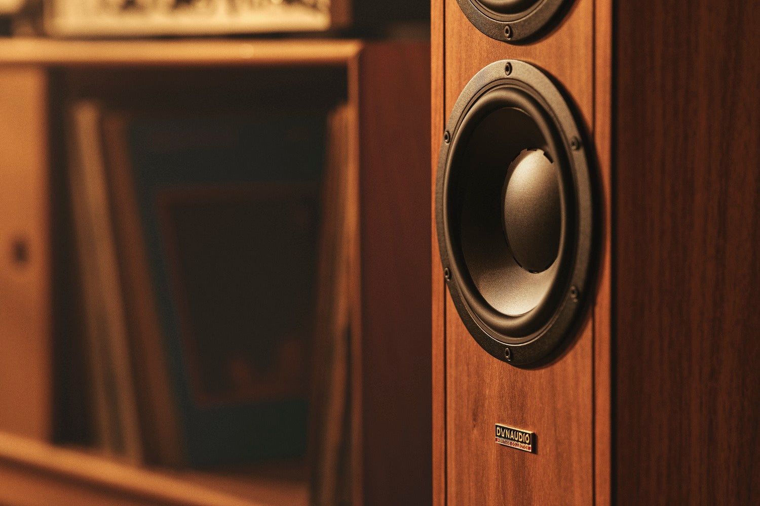 Dynaudio Contour Legacy lattiakaiutinpari