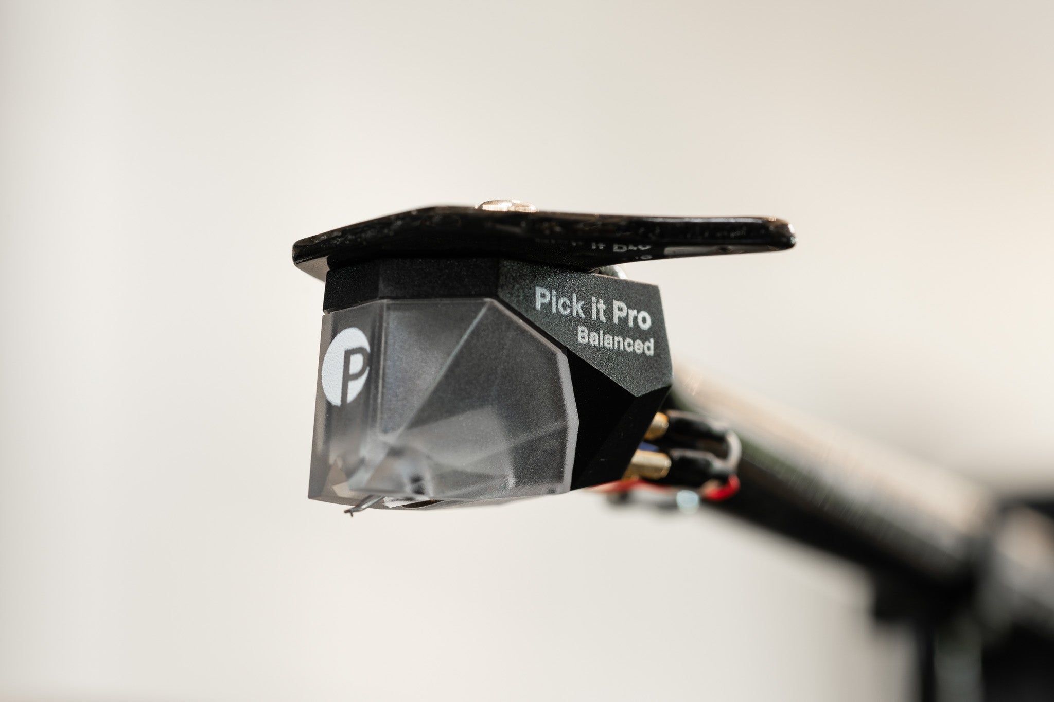 Pro - Ject Pick It PRO Balanced MM äänirasia - Audiokauppa.fi