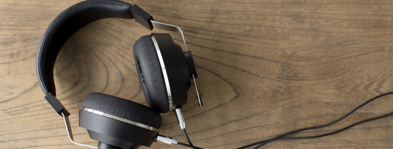 Final SONOROUS III headphones