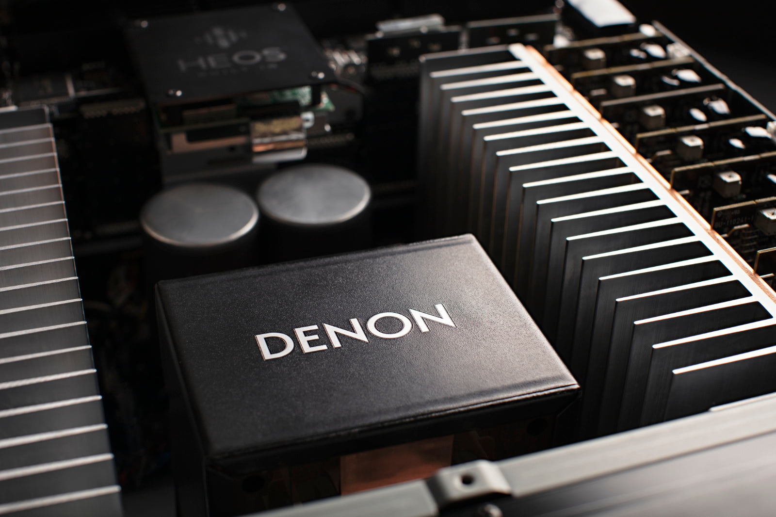 Denon AVC-A1H 15.4-kanavan AV-vahvistin