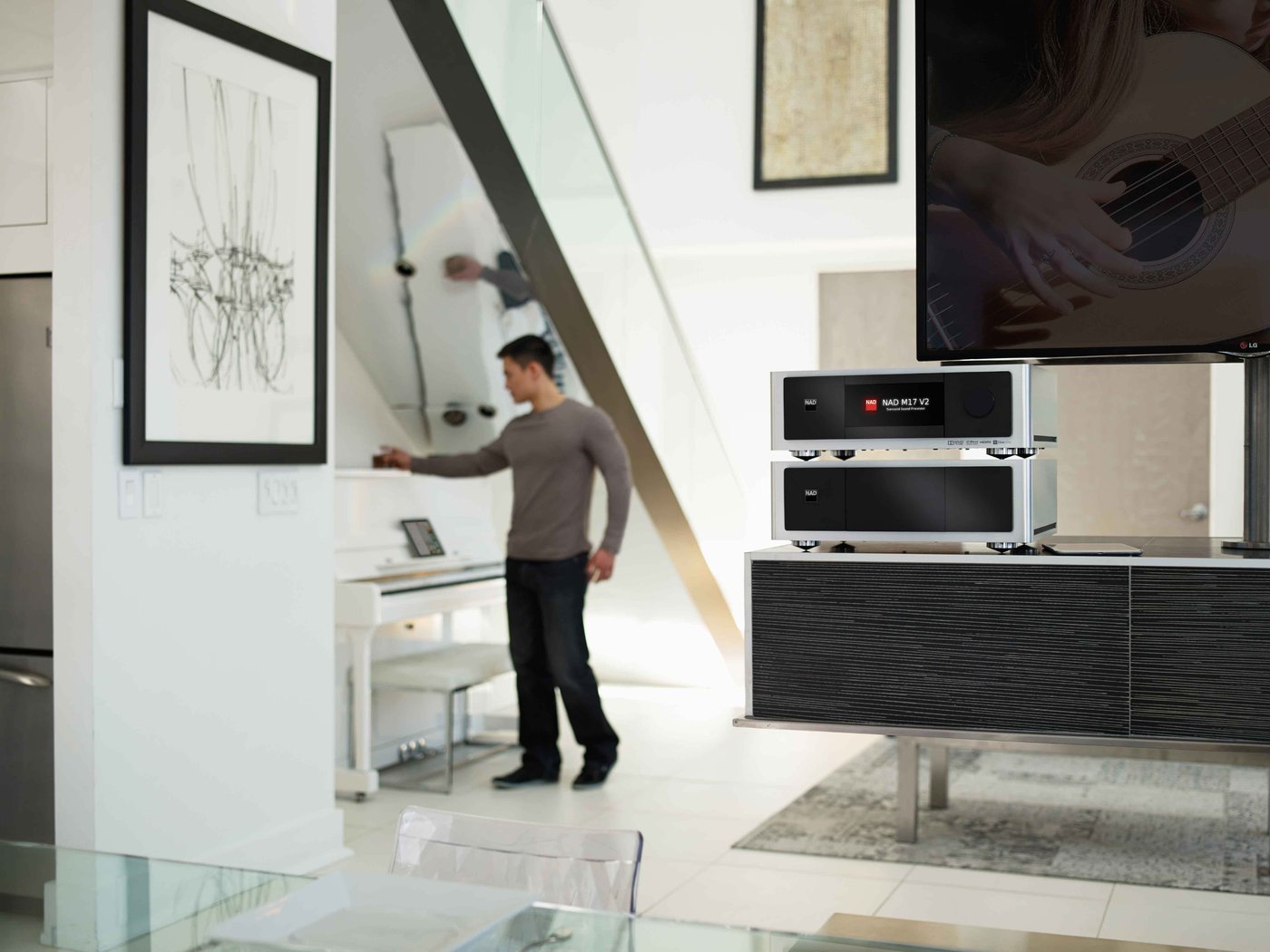 NAD Masters M17 V2i surround etuvahvistin