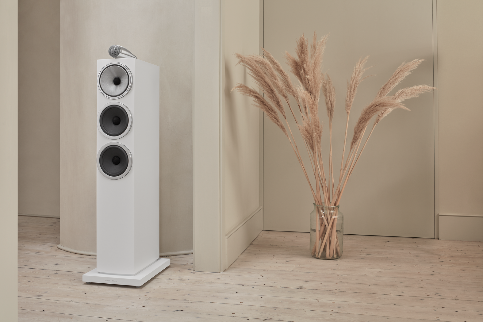 Bowers & Wilkins 703 S3 lattiakaiutinpari