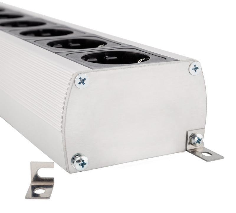 Supra LoRad MD06/SP MK3 surge protected distribution socket