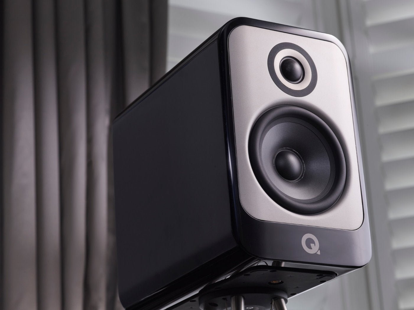Q Acoustics Concept 30 jalustakaiutinpari - Audiokauppa.fi