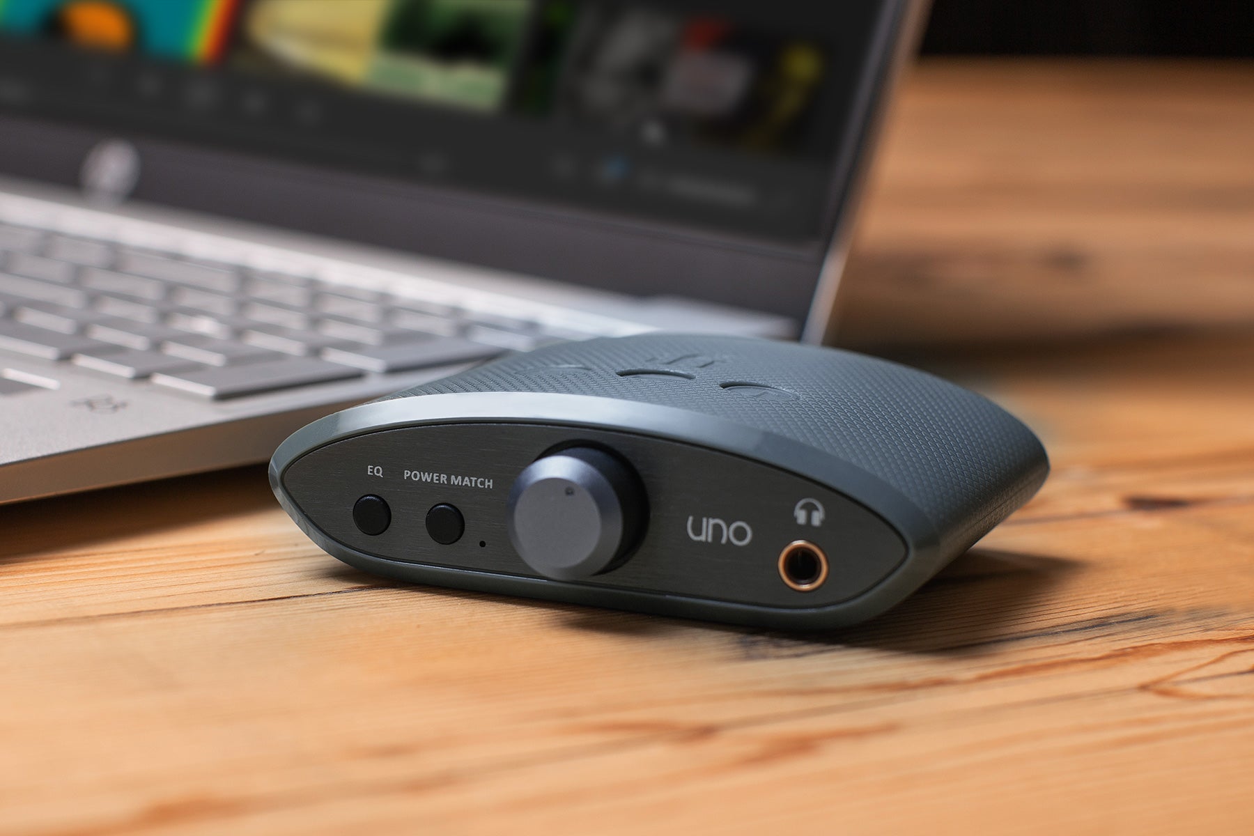 iFi uno kuulokevahvistin