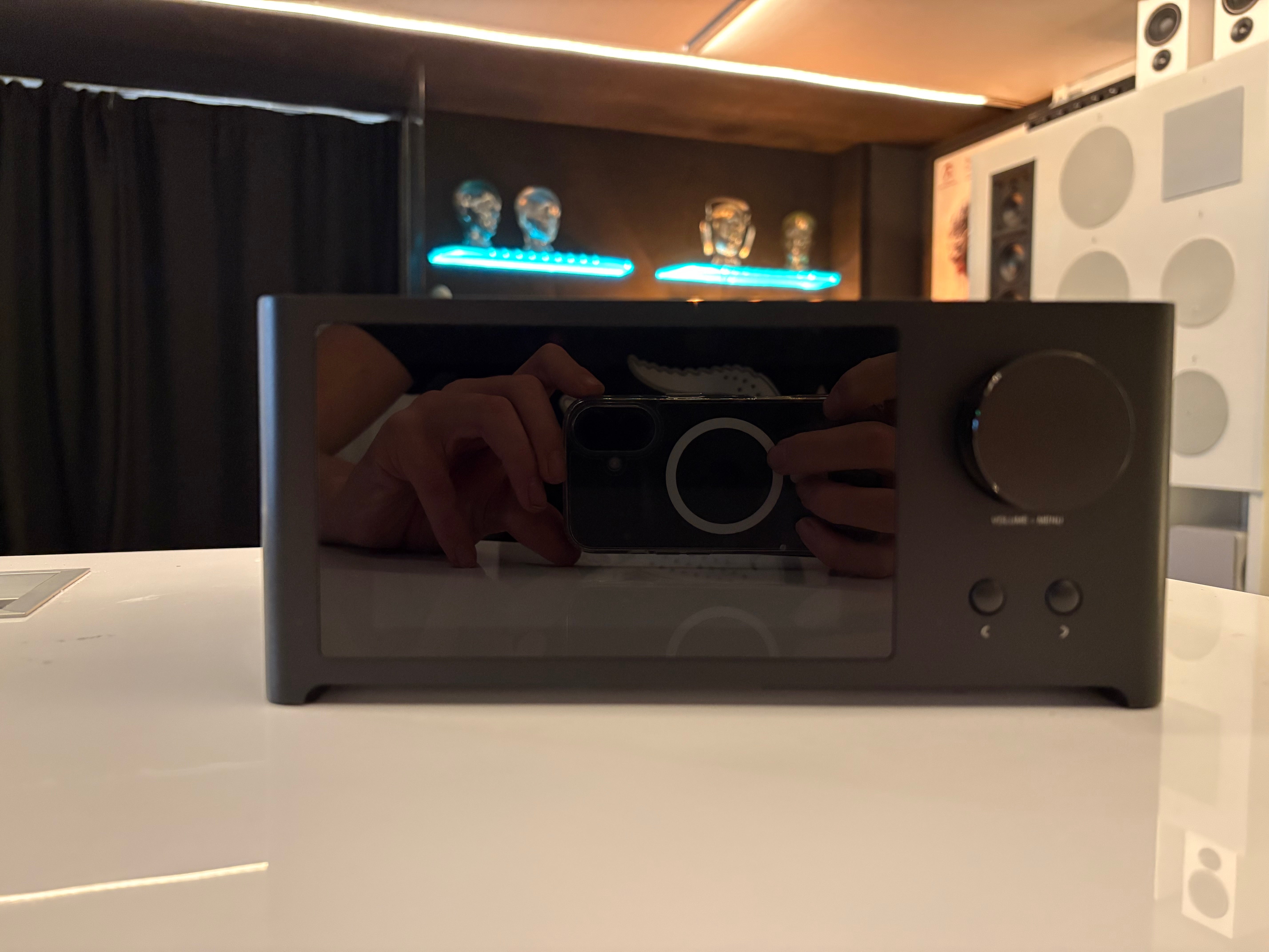 NAD C700 BluOS V2 suoratoistovahvistin, vaihtolaite. Helsinki