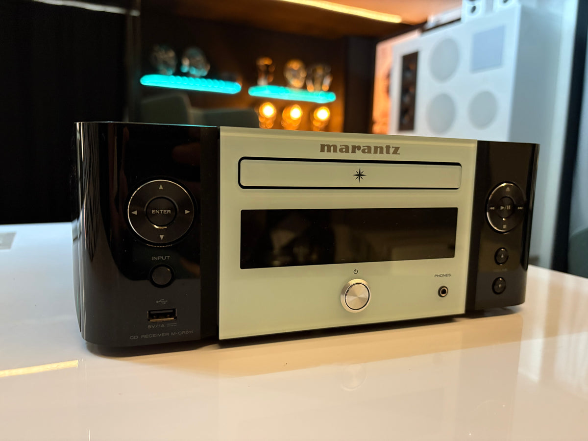Marantz M-CR611 CD-vastaanotin ja verkkovahvistin, vaihtolaite. Helsinki