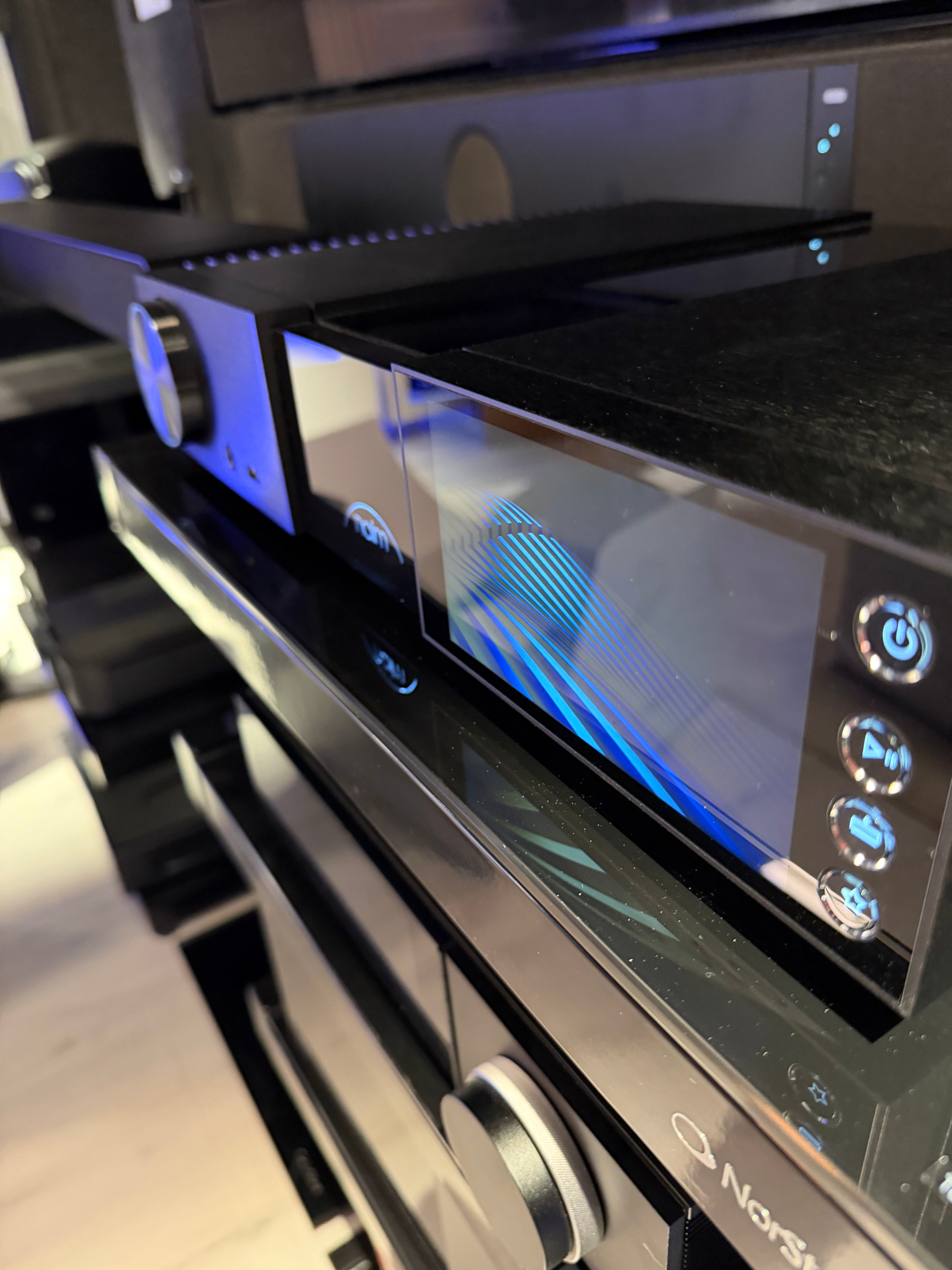 Naim New Classic NSC 222 verkkosoitin-esivahvistin, vaihtolaite