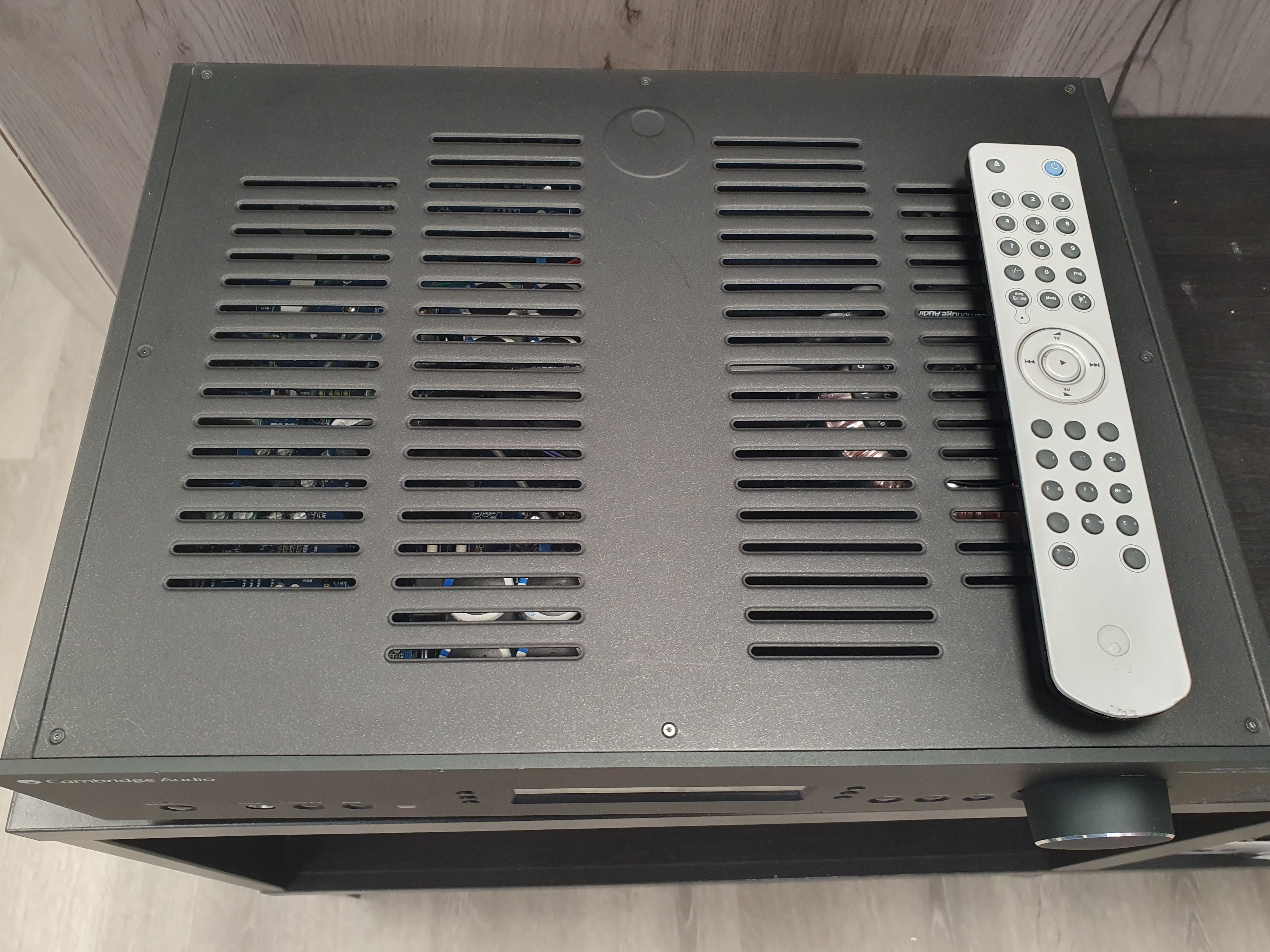 Cambridge Audio Azur 740A vahvistin vaihtolaite