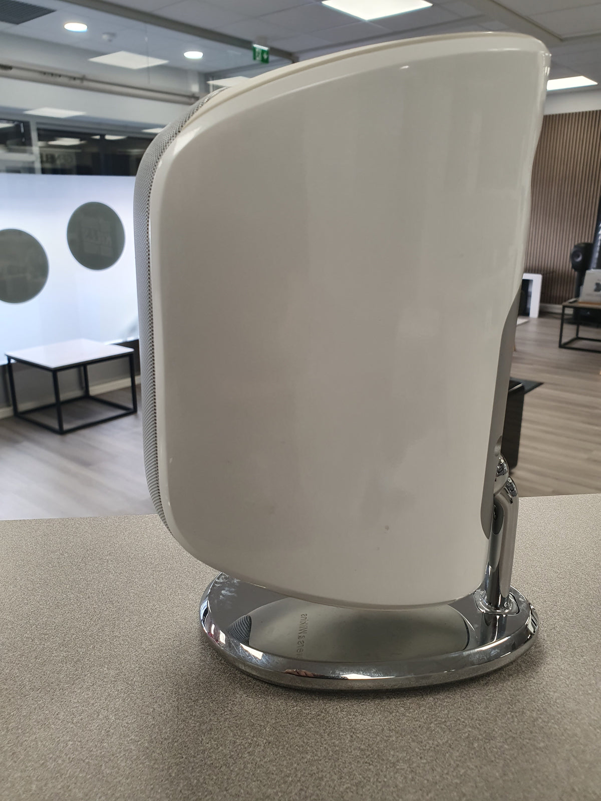 bowers & wilkins M1 Kaiutin Vaihtolaite Vaasa (varastossa 5kpl)