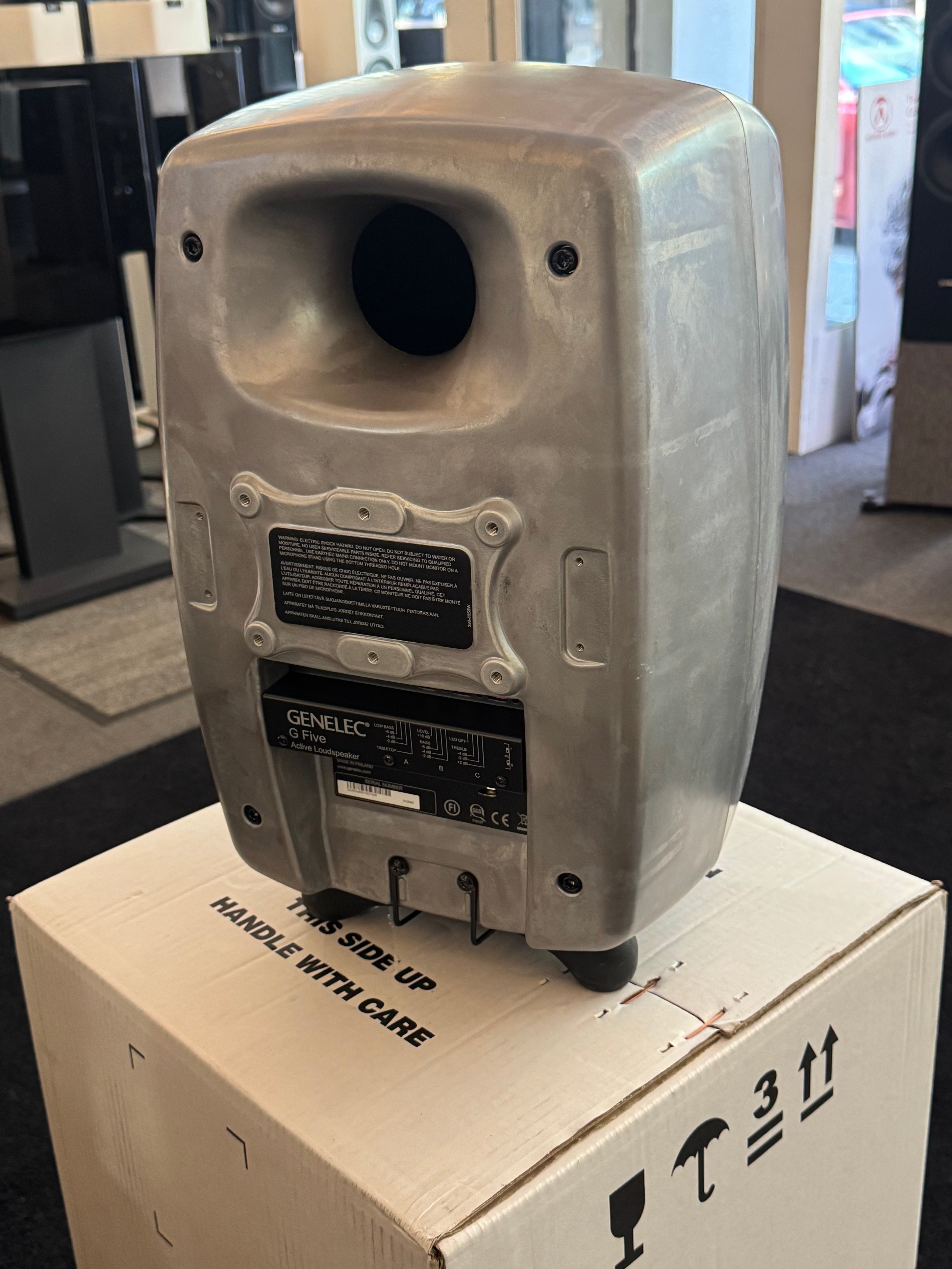 Genelec G Five aktiivikaiutin, vaihtokaiutin, RAW, Helsinki.