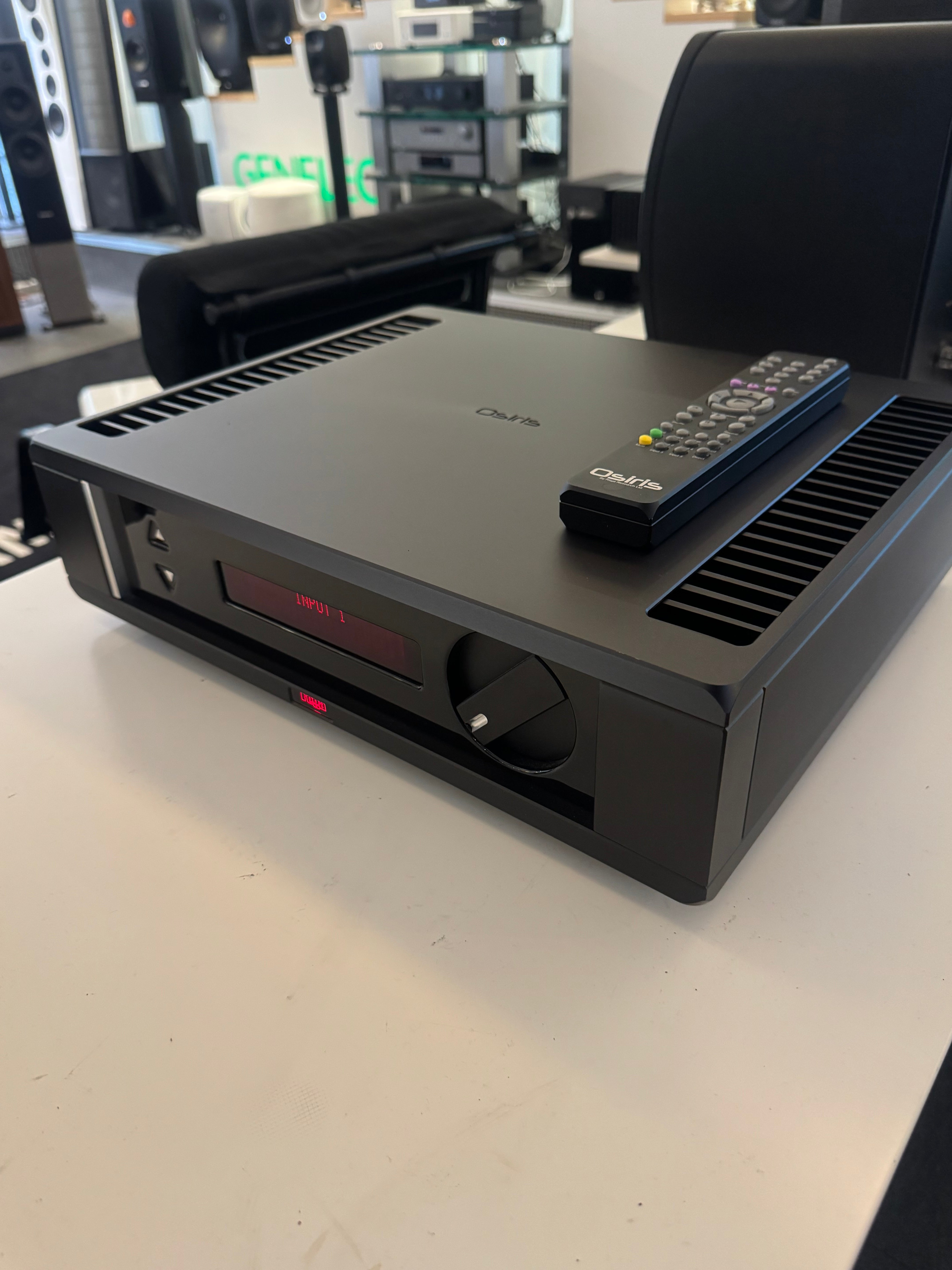 Rega Osiris vahvistin, vaihtolaite