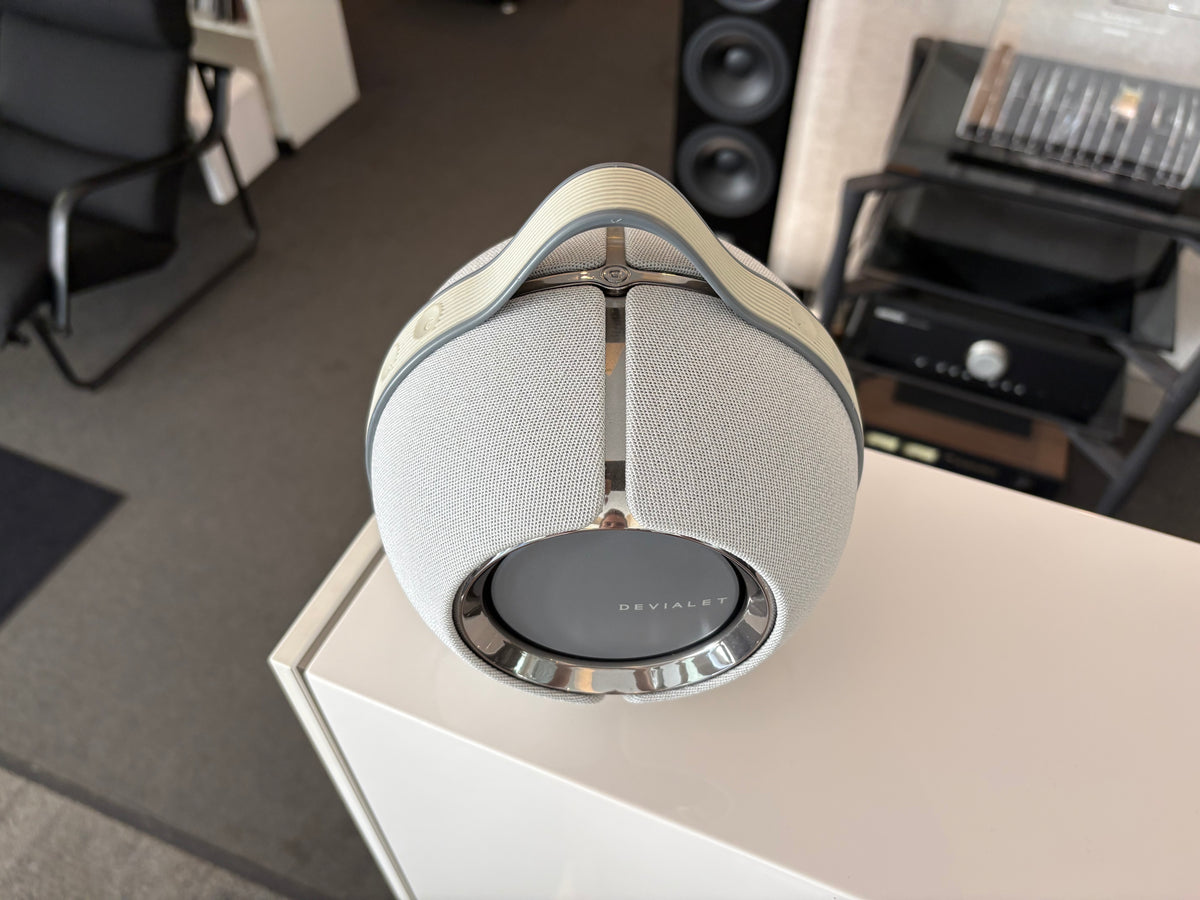 Devialet Mania kannettava langaton kaiutin, myymälädemo. Helsinki