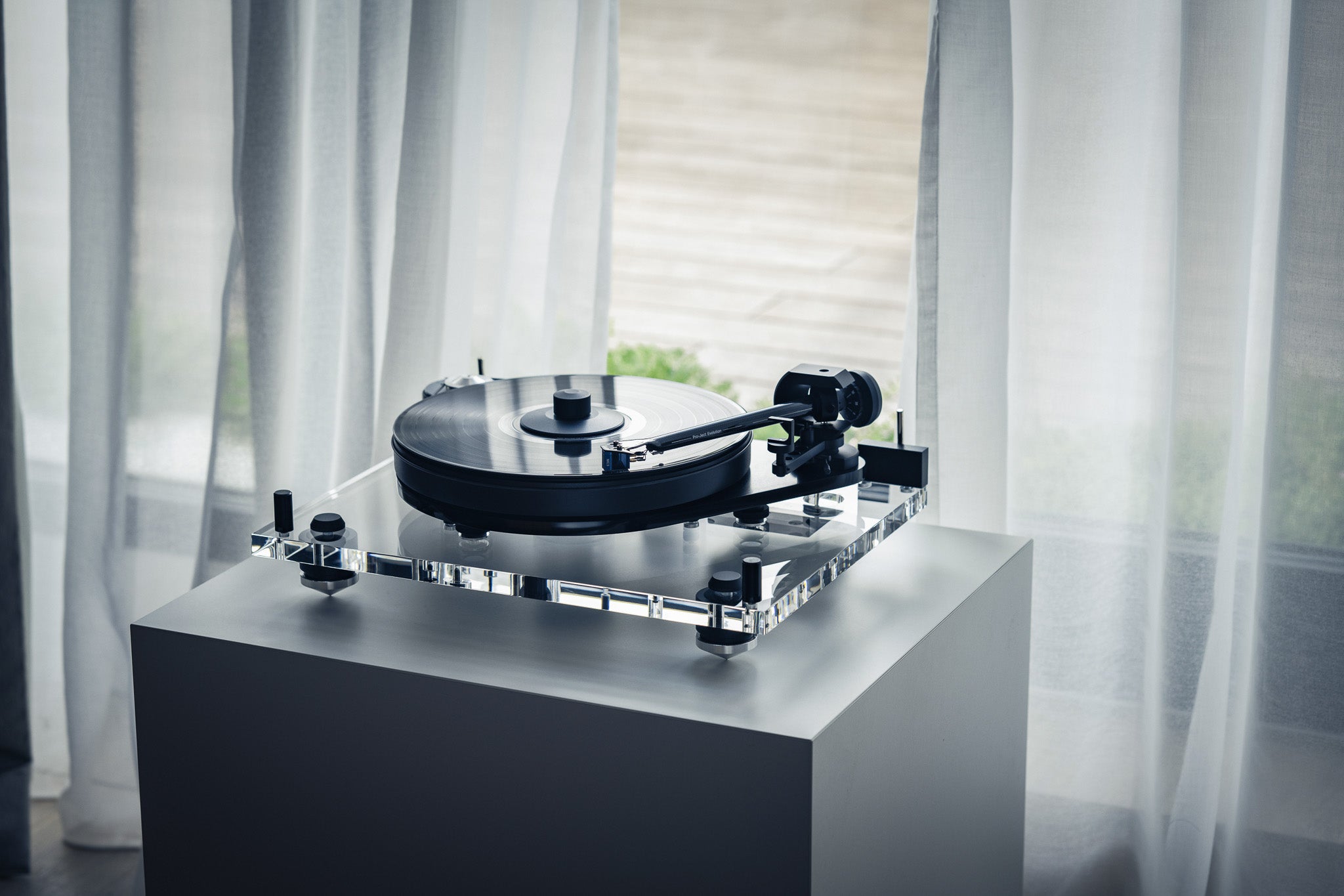 Pro-Ject 6PerspeX Balanced turntable with Pick It MC3 sound box