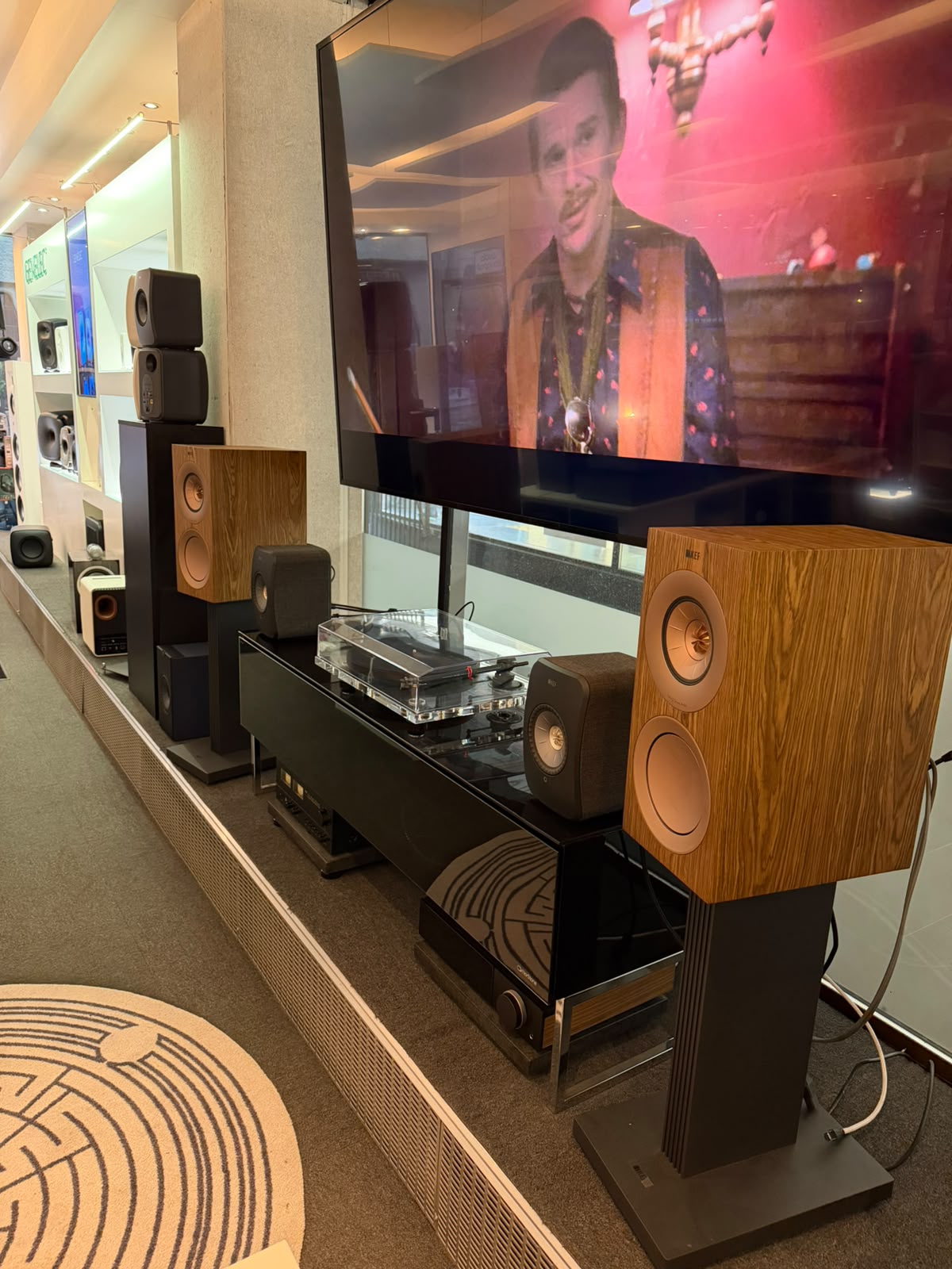 KEF R3 jalustakaiutinpari, vaihto, Helsinki