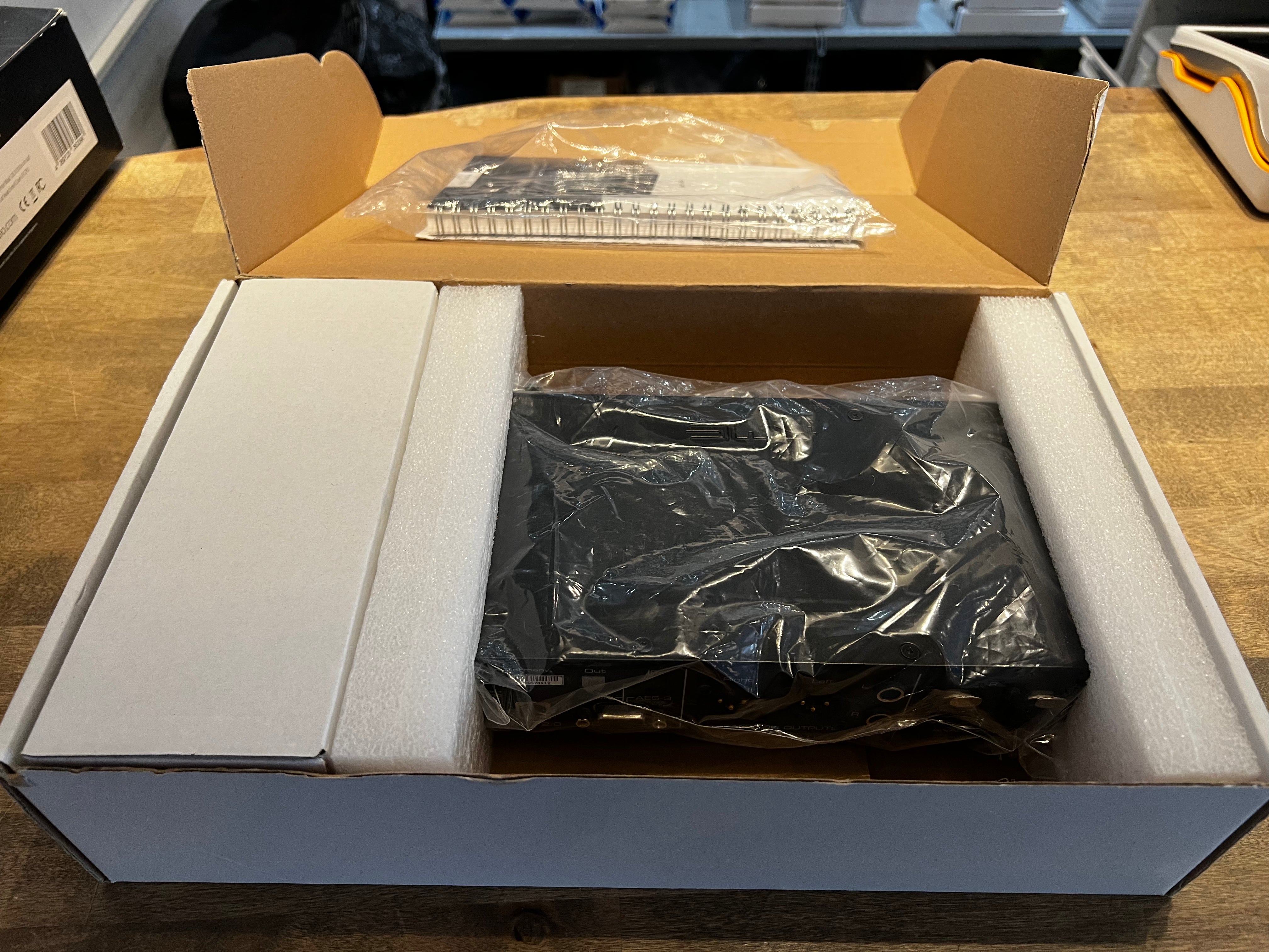 RME ADI-2 Pro FS Black Edition, vaihtolaite