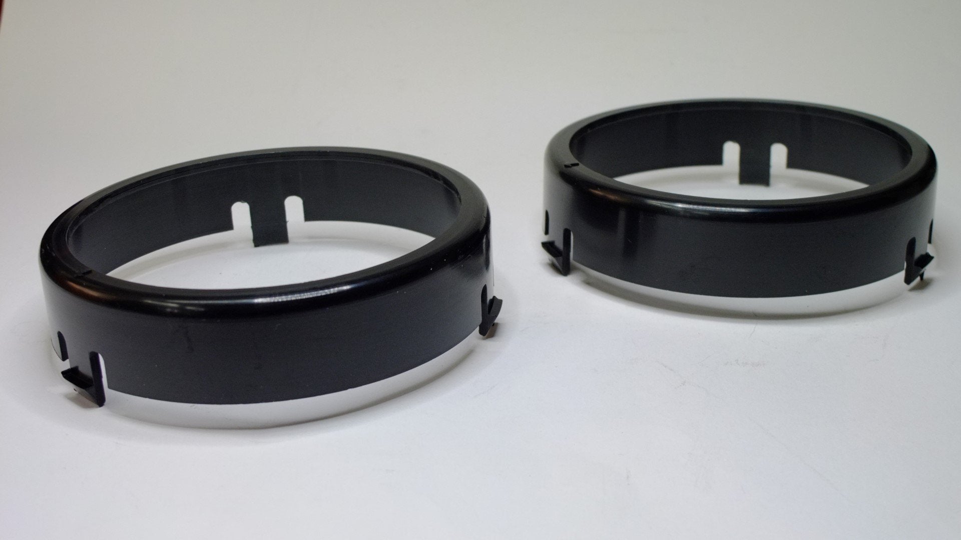 AIV speaker adapter MERCEDES BENZ 200-300 W124 - DIN 120 Snap