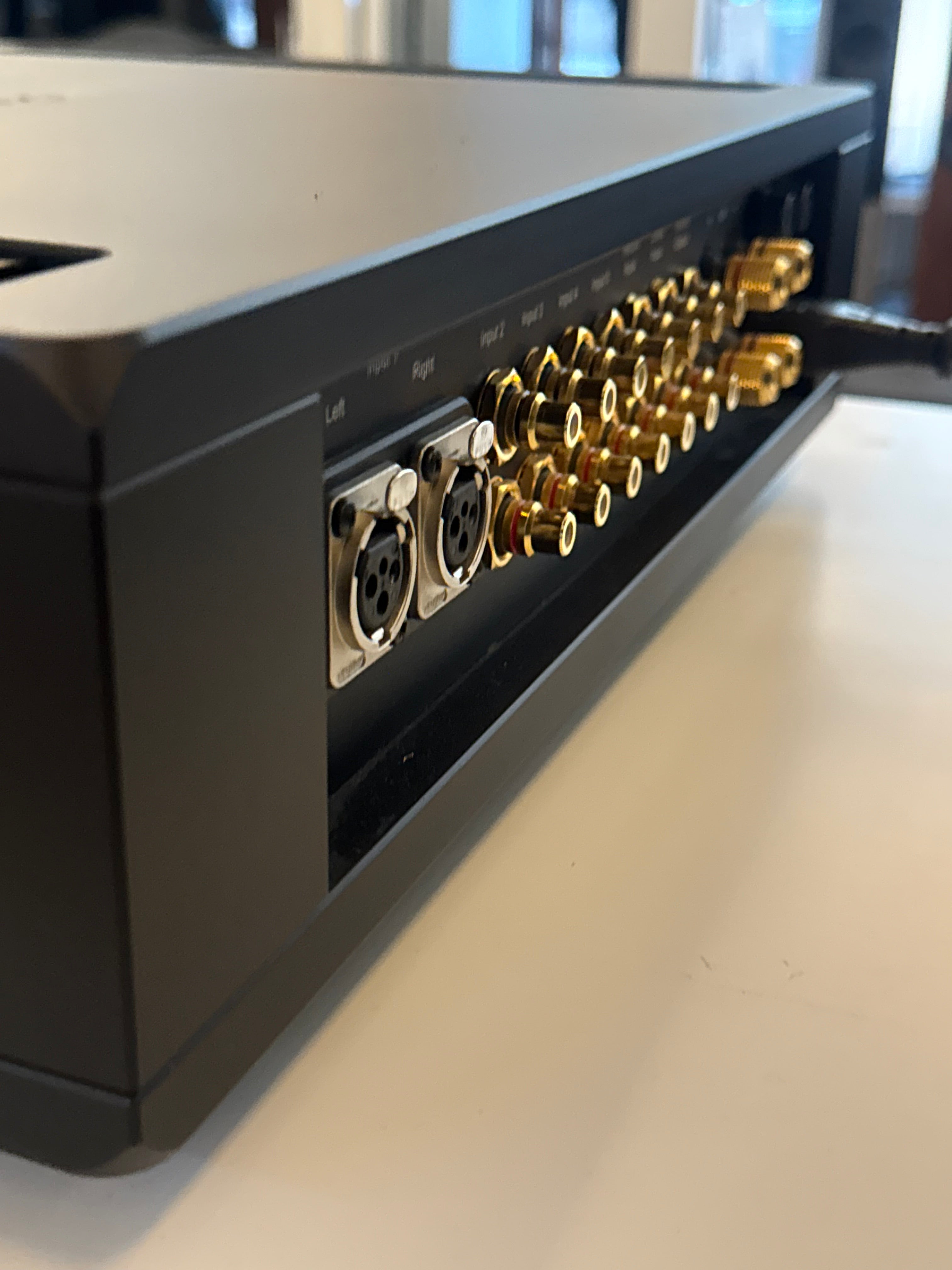 Rega Osiris vahvistin, vaihtolaite