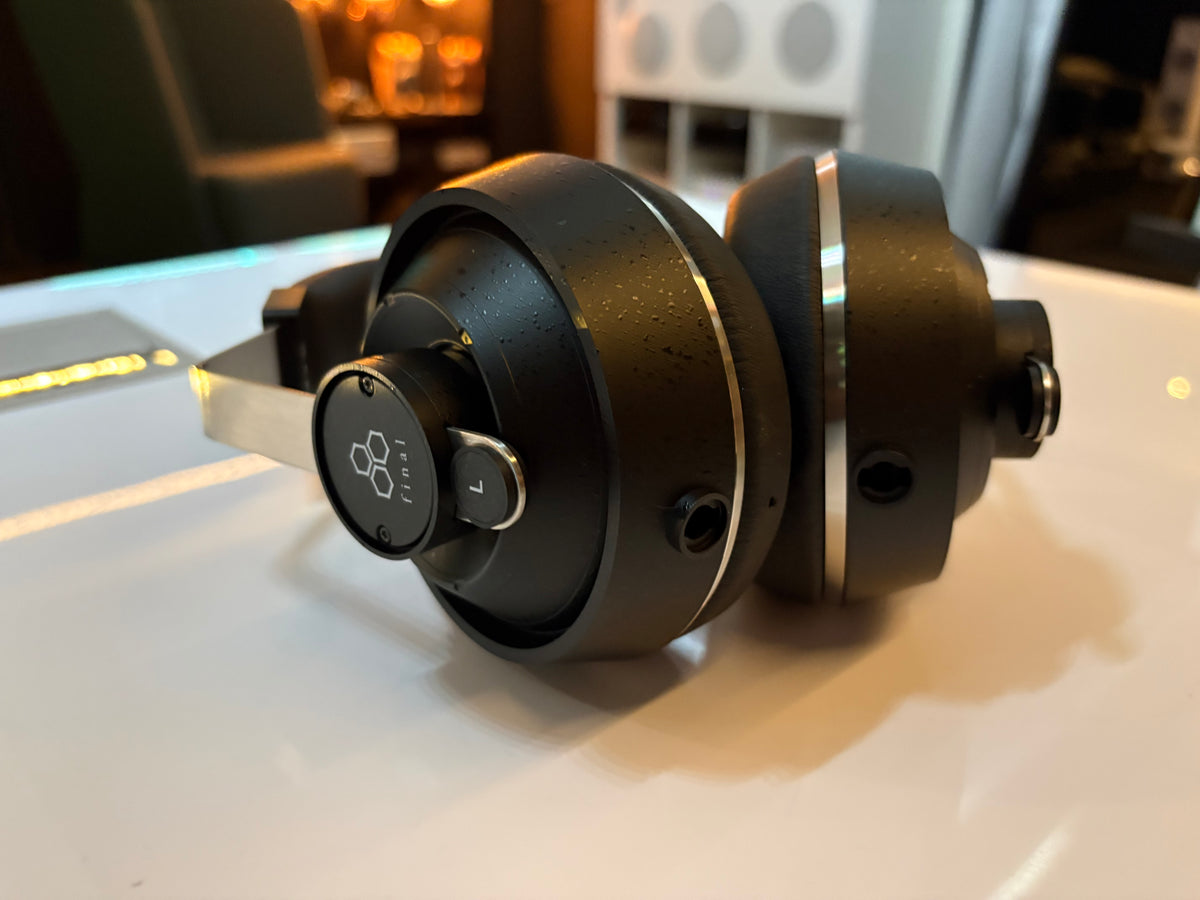 Final SONOROUS III headphones