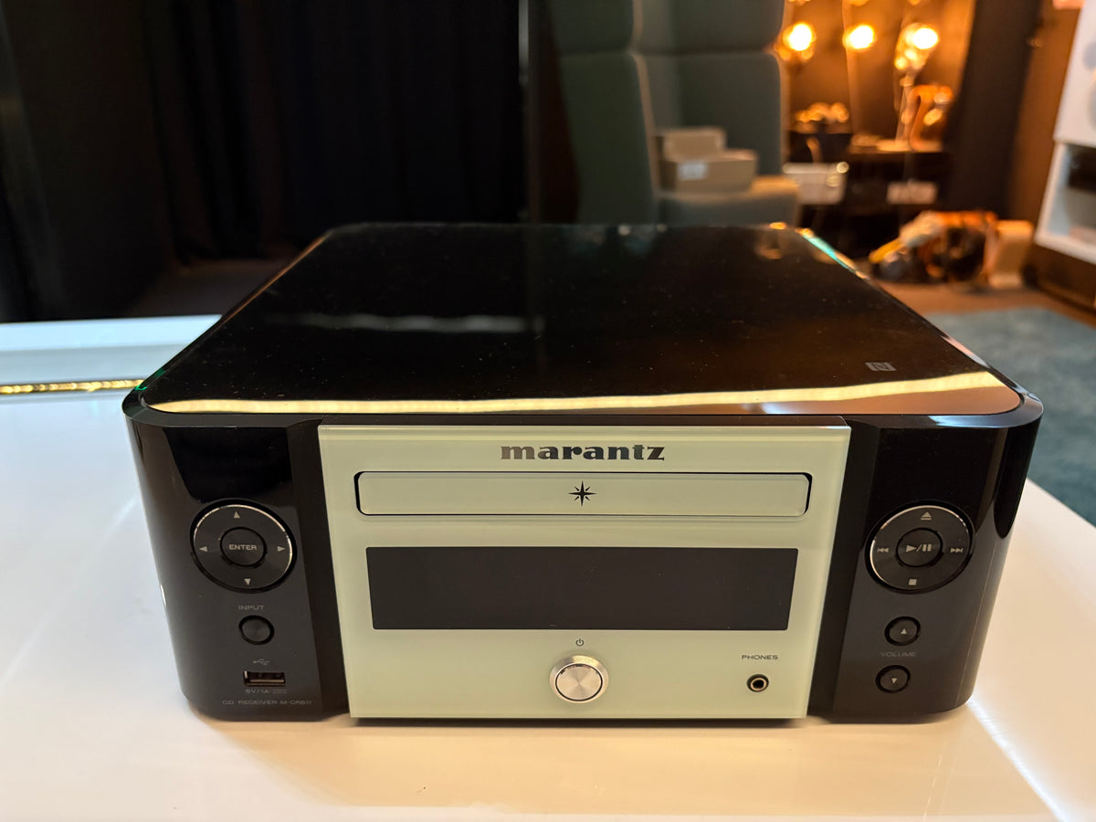Marantz M-CR611 CD-vastaanotin ja verkkovahvistin, vaihtolaite. Helsinki