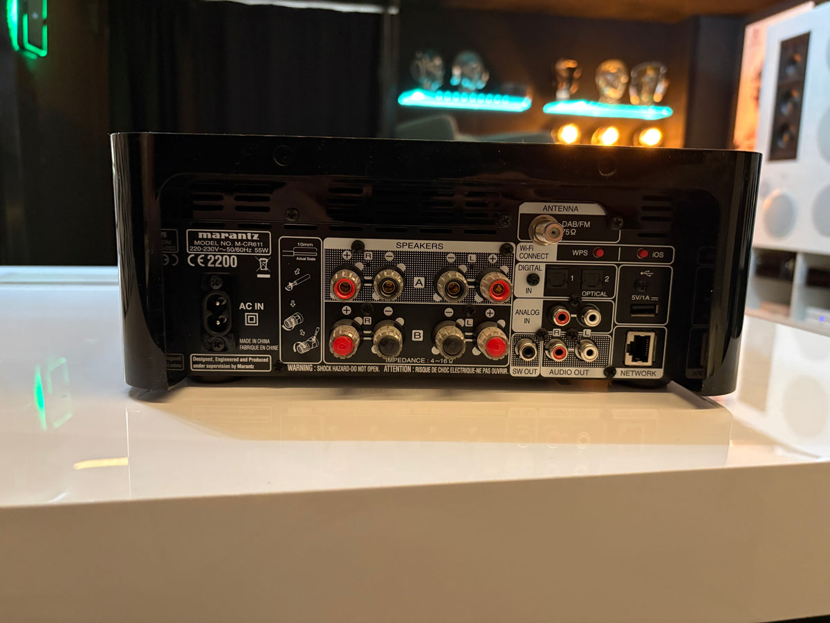 Marantz M-CR611 CD-vastaanotin ja verkkovahvistin, vaihtolaite. Helsinki