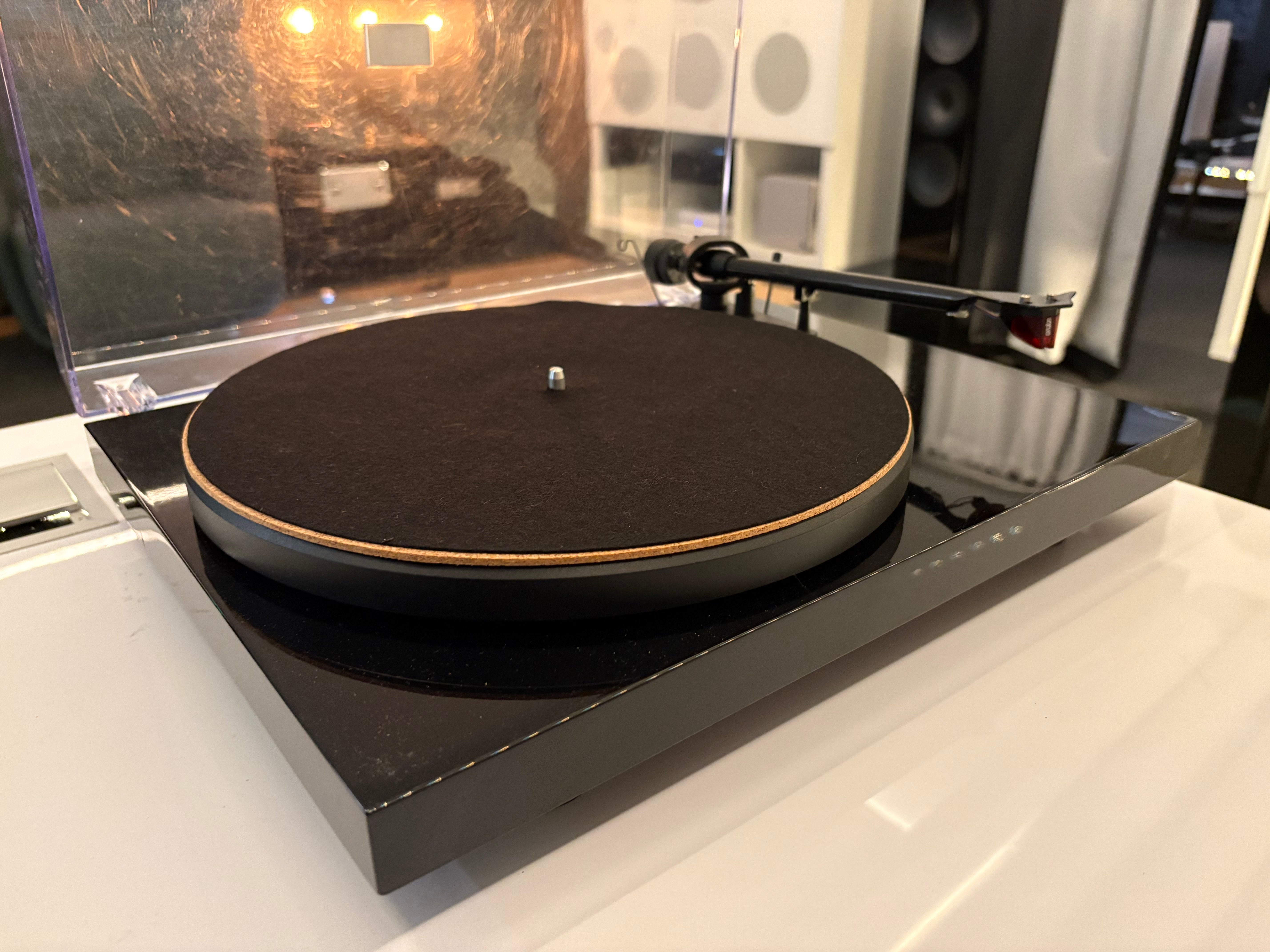 Pro-Ject Debut Carbon, vaihtolaite. Helsinki