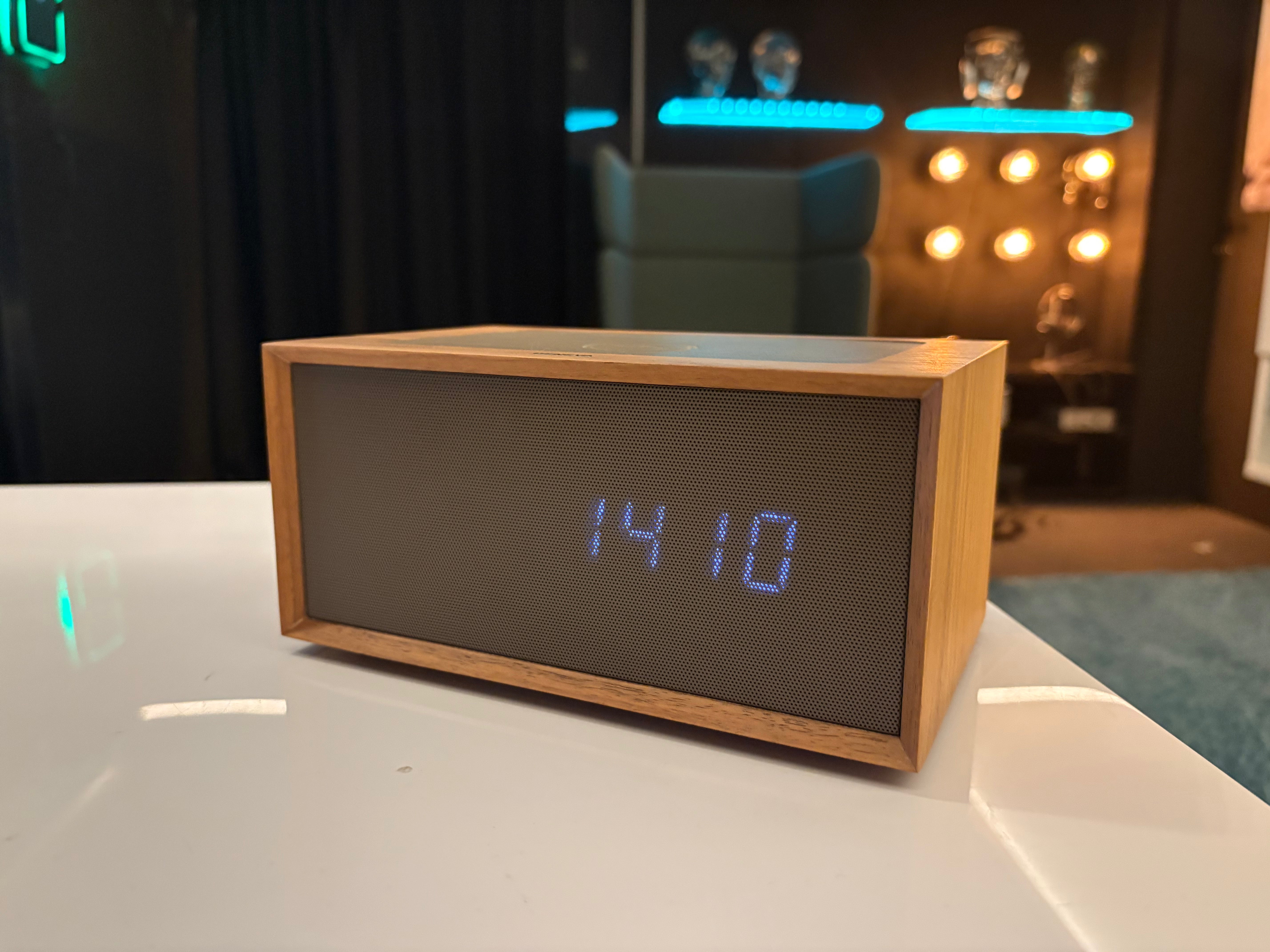 Geneva Time/Digital Bluetooth-kaiutin ja herätyskello, demo. Helsinki