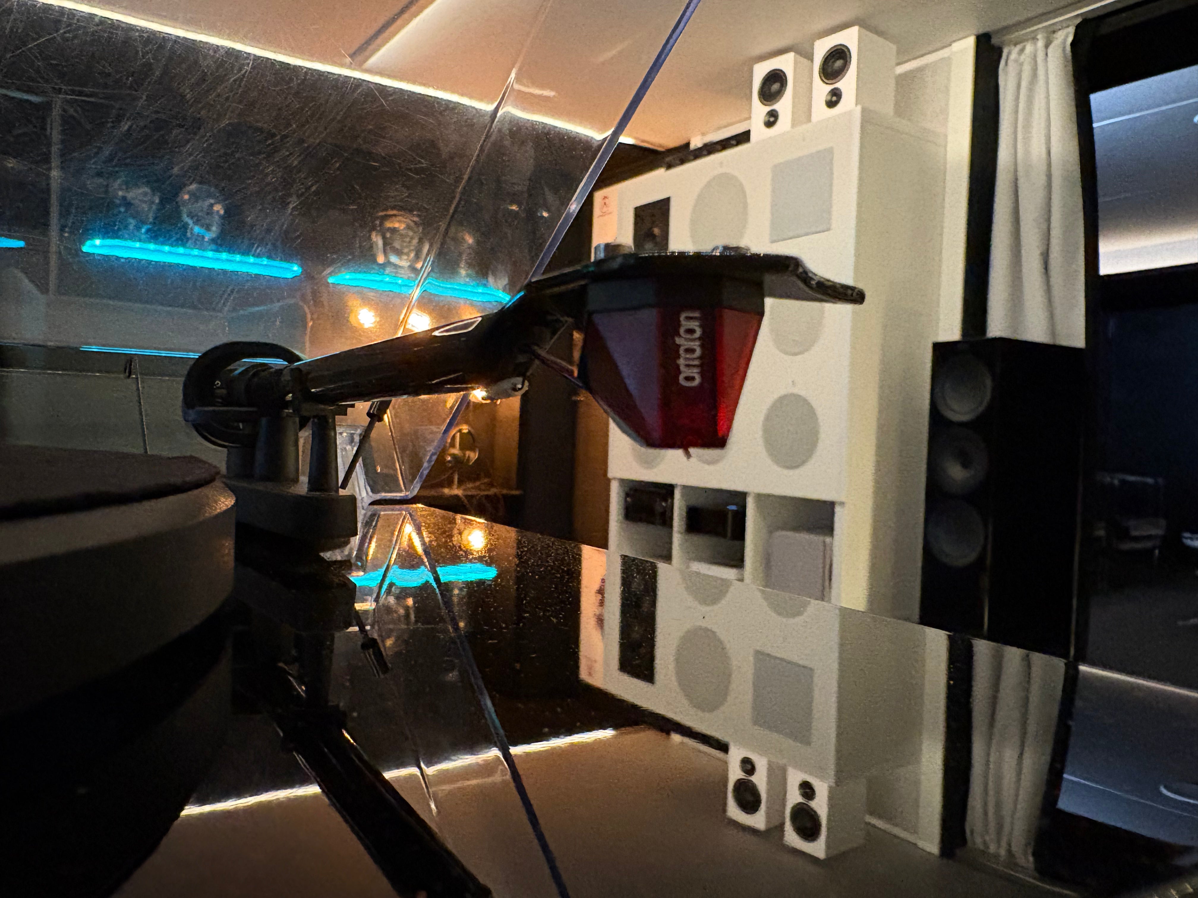 Pro-Ject Debut Carbon, vaihtolaite. Helsinki