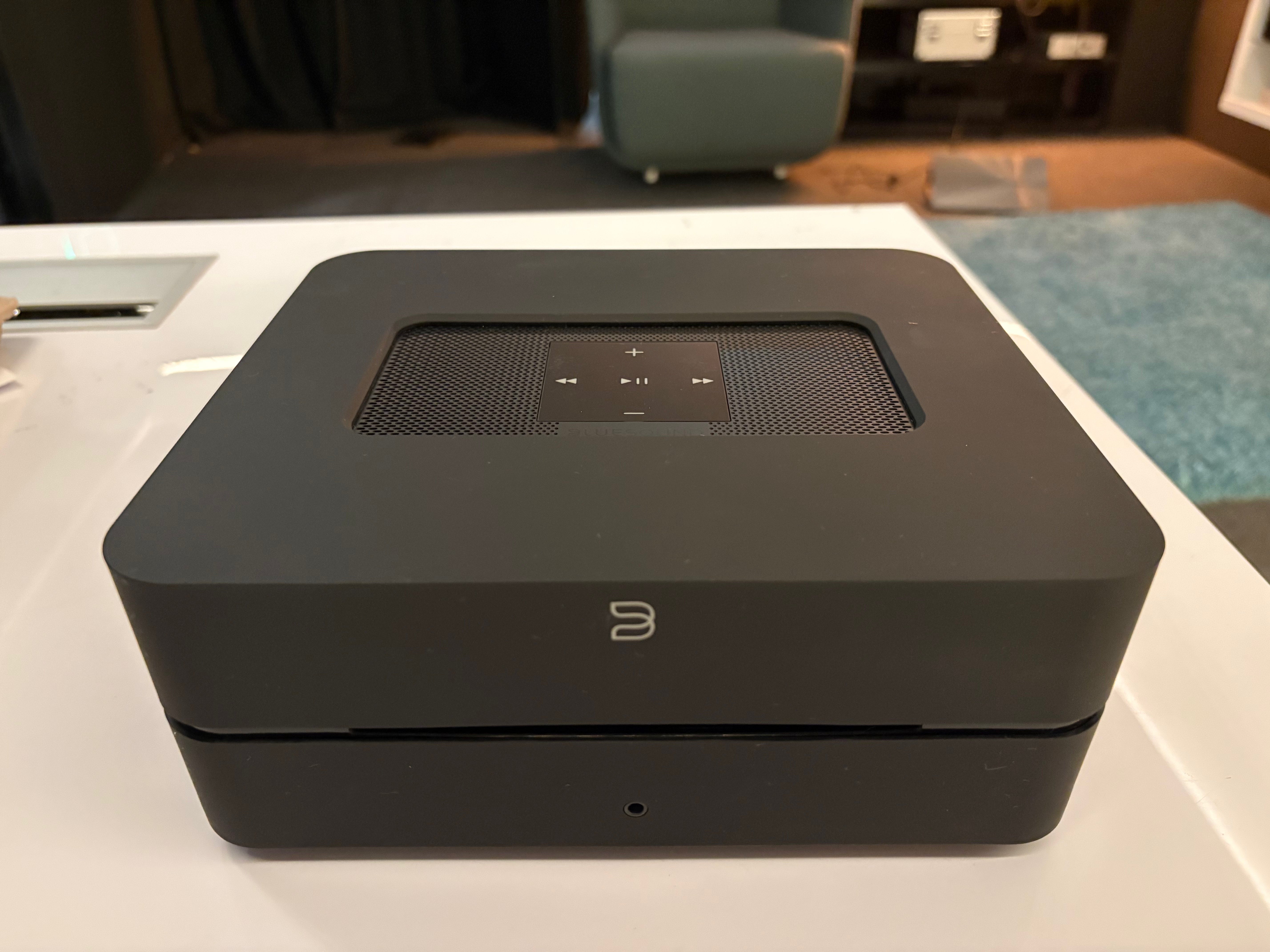 BLUESOUND VAULT 2i wireless multi-room player