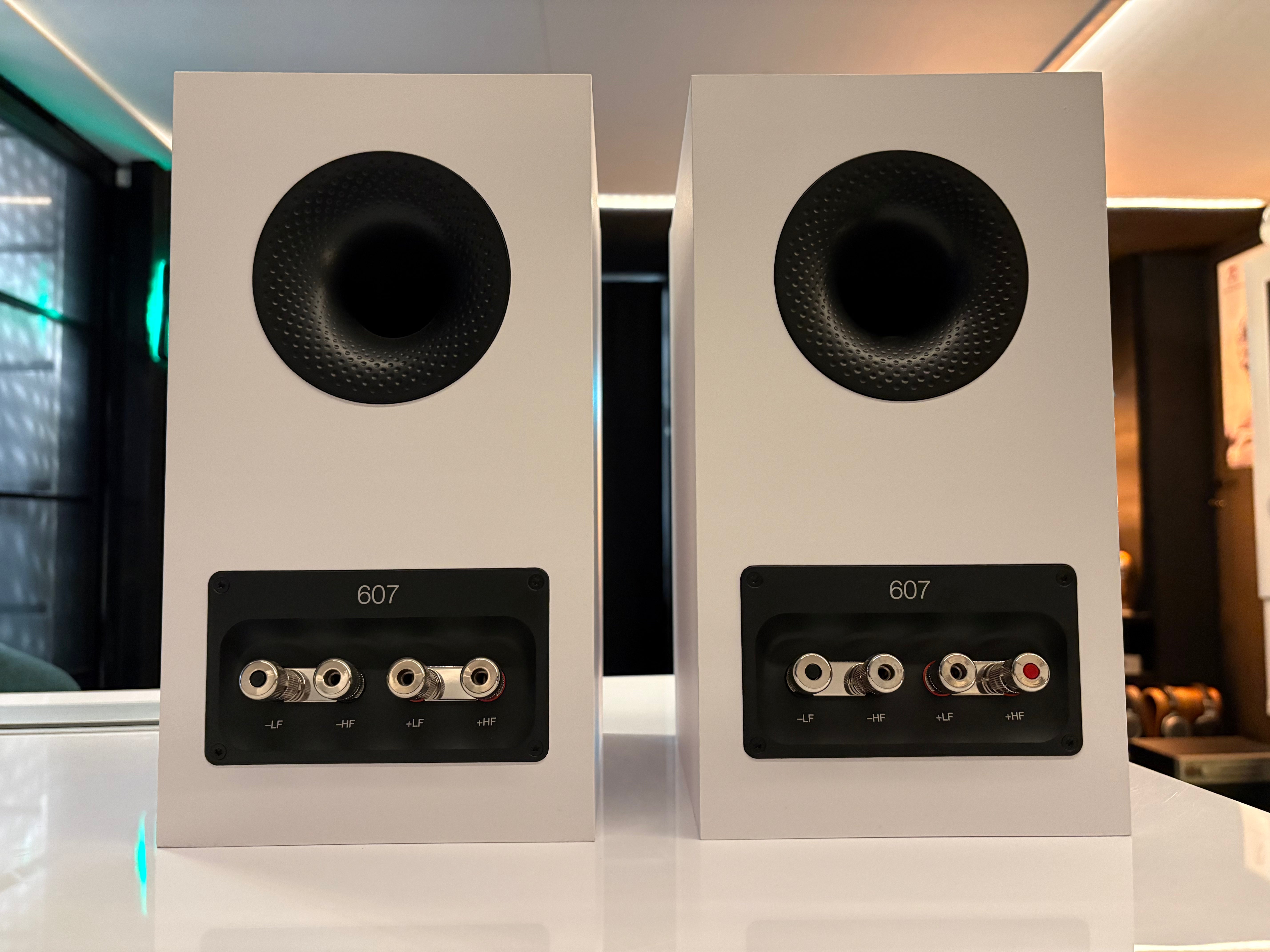 Bowers &amp; Wilkins 607 S3 pair of pedestal speakers