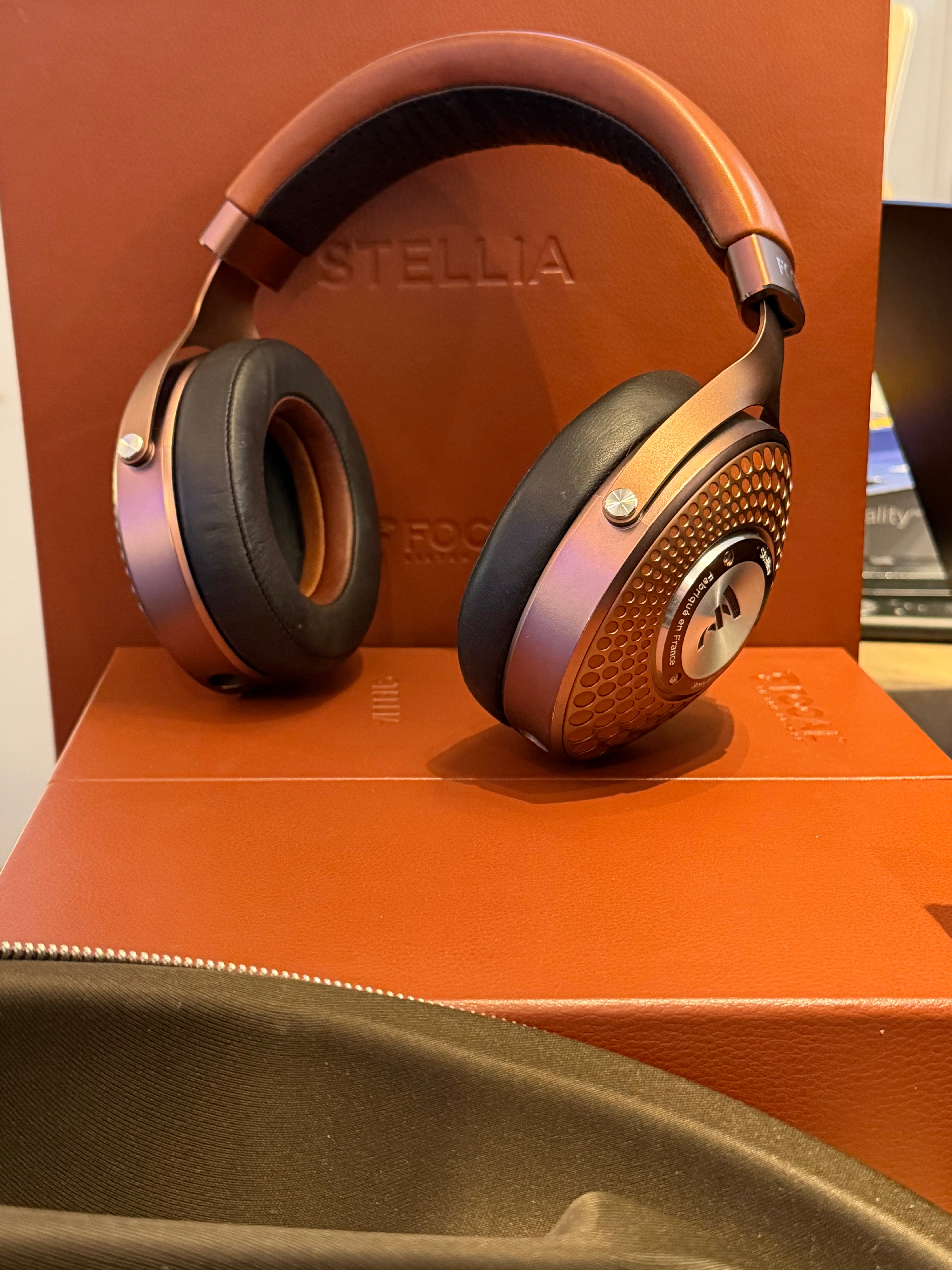 Focal Stellia kuulokkeet, vaihtolaite