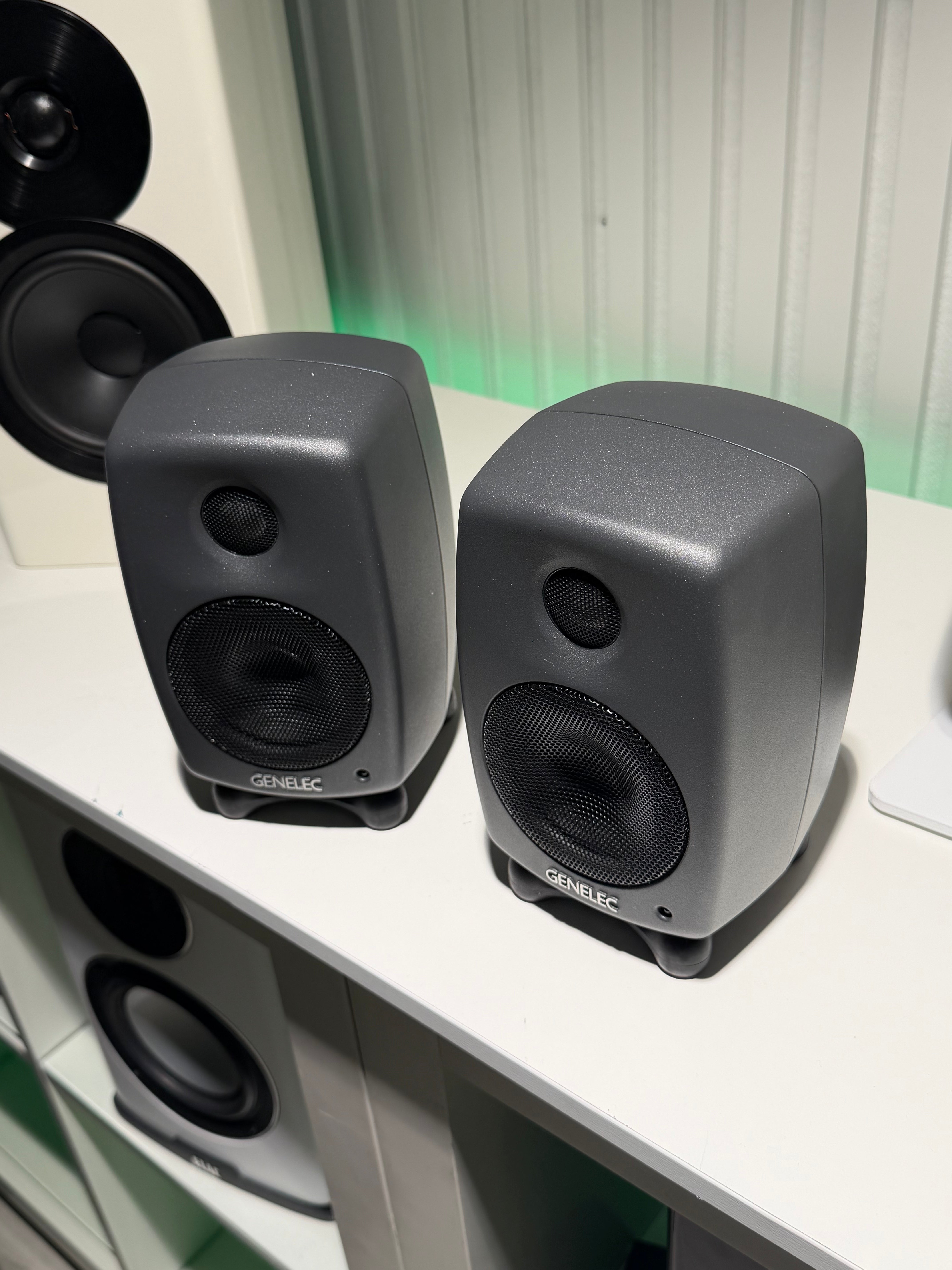 Genelec 8010A vaihtopari, harmaa
