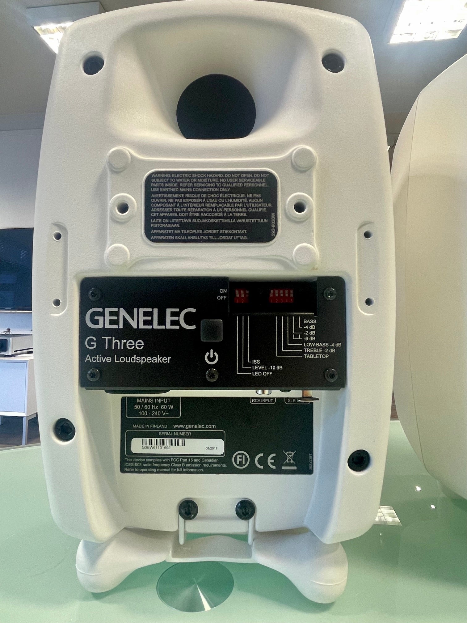 Genelec G Three aktiivikaiutin, valkoinen vaihtokaiutinpari, sijainti Hyvinkää