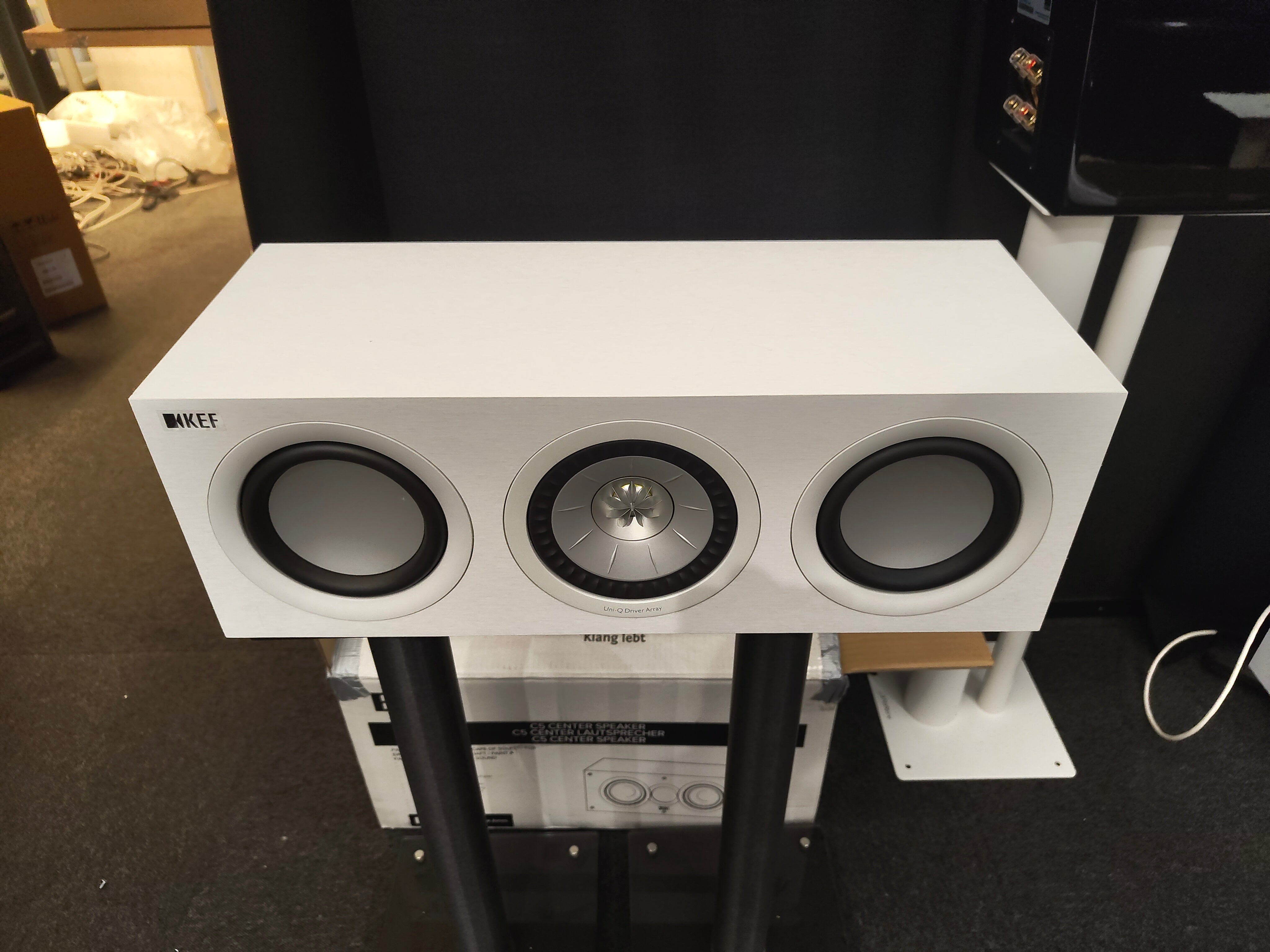 KEF Q250c keskikaiutin, vaihtolaite helsinki