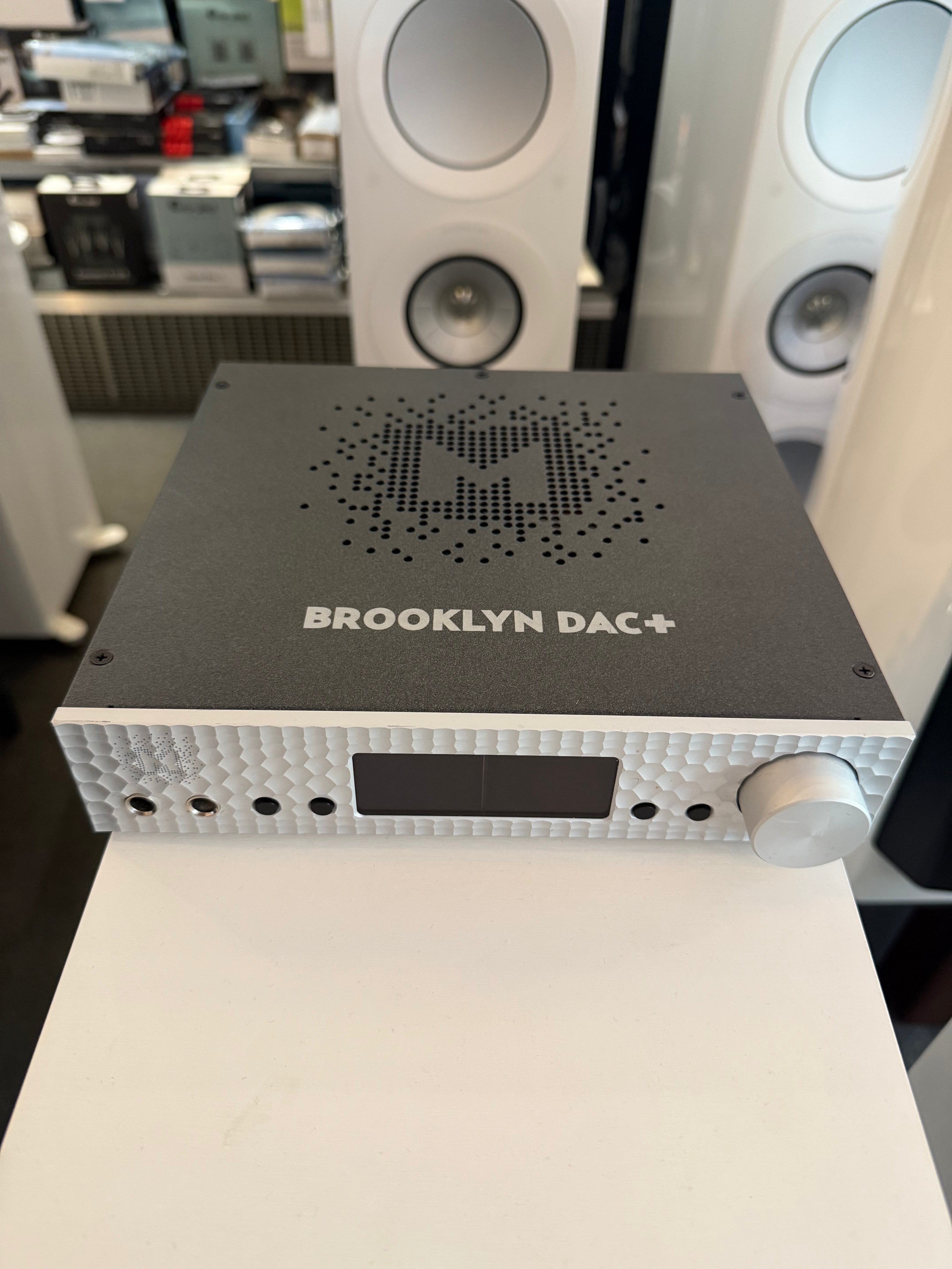 Mytek Brooklyn Dac+, hopeanvärinen virheetön vaihtolaite
